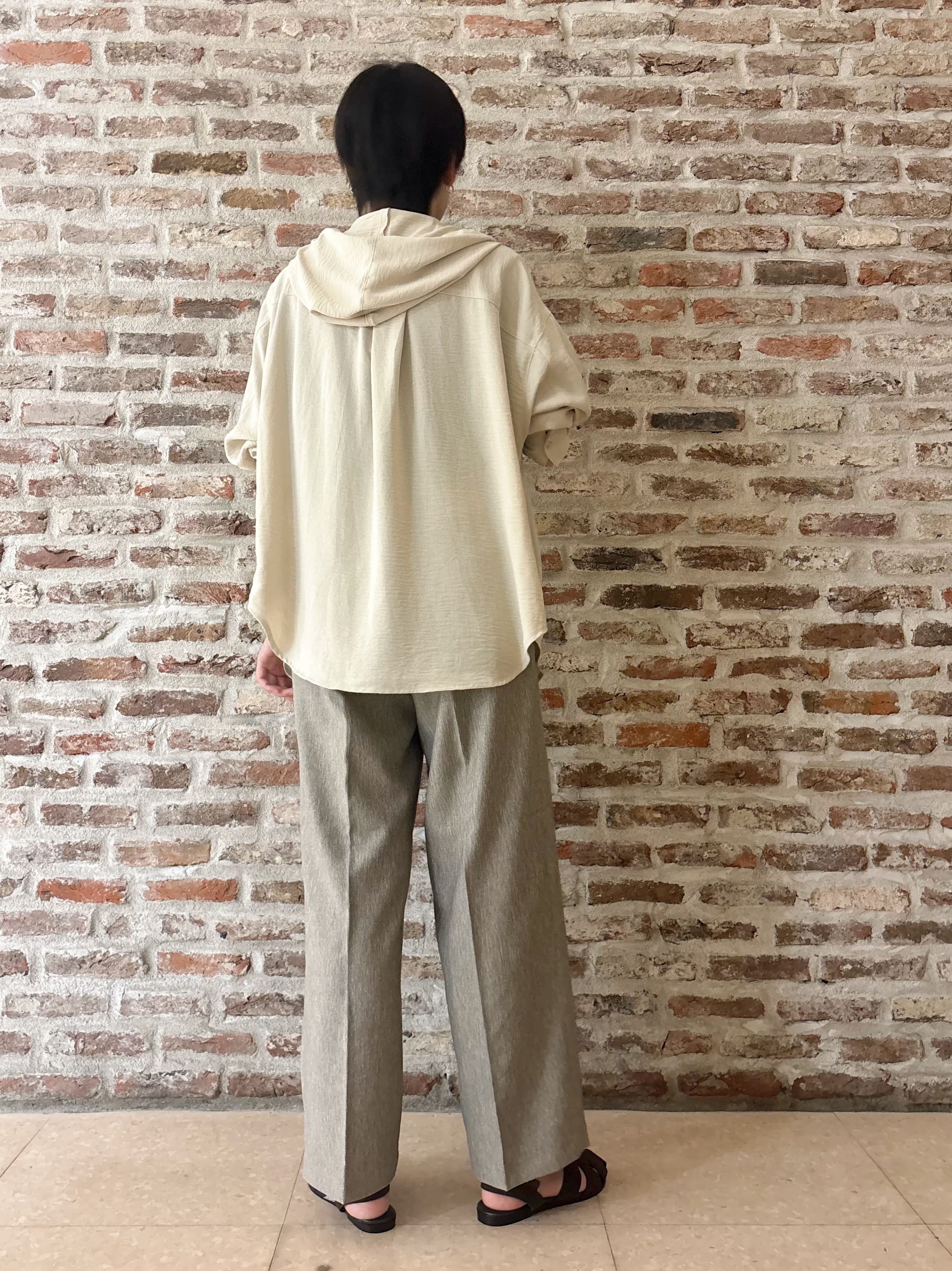 しばさんの「THE SHOP TK｜【夏のUV対策に】ひんやり/UV/防しわ フーディシャツ」を使ったコーディネート