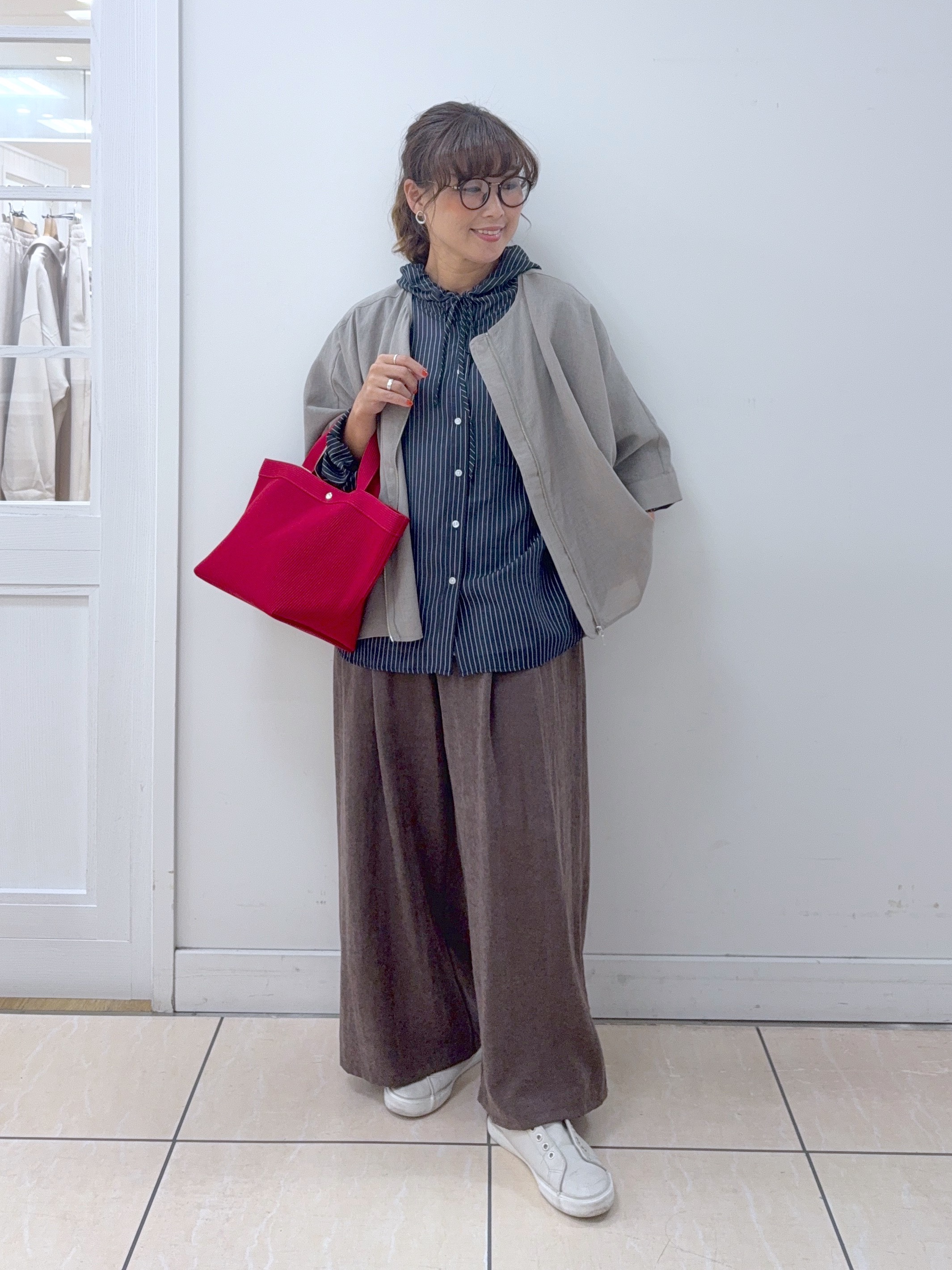 Osawaさんの「Dessin｜ドルマンスリーブ シアーシャツブルゾン」を使ったコーディネート
