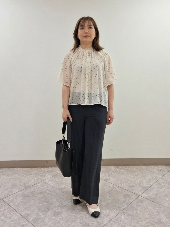 S.xuliさんの「Reflect｜【セットアップ／手洗い可】ドット柄シアーブラウス」を使ったコーディネート