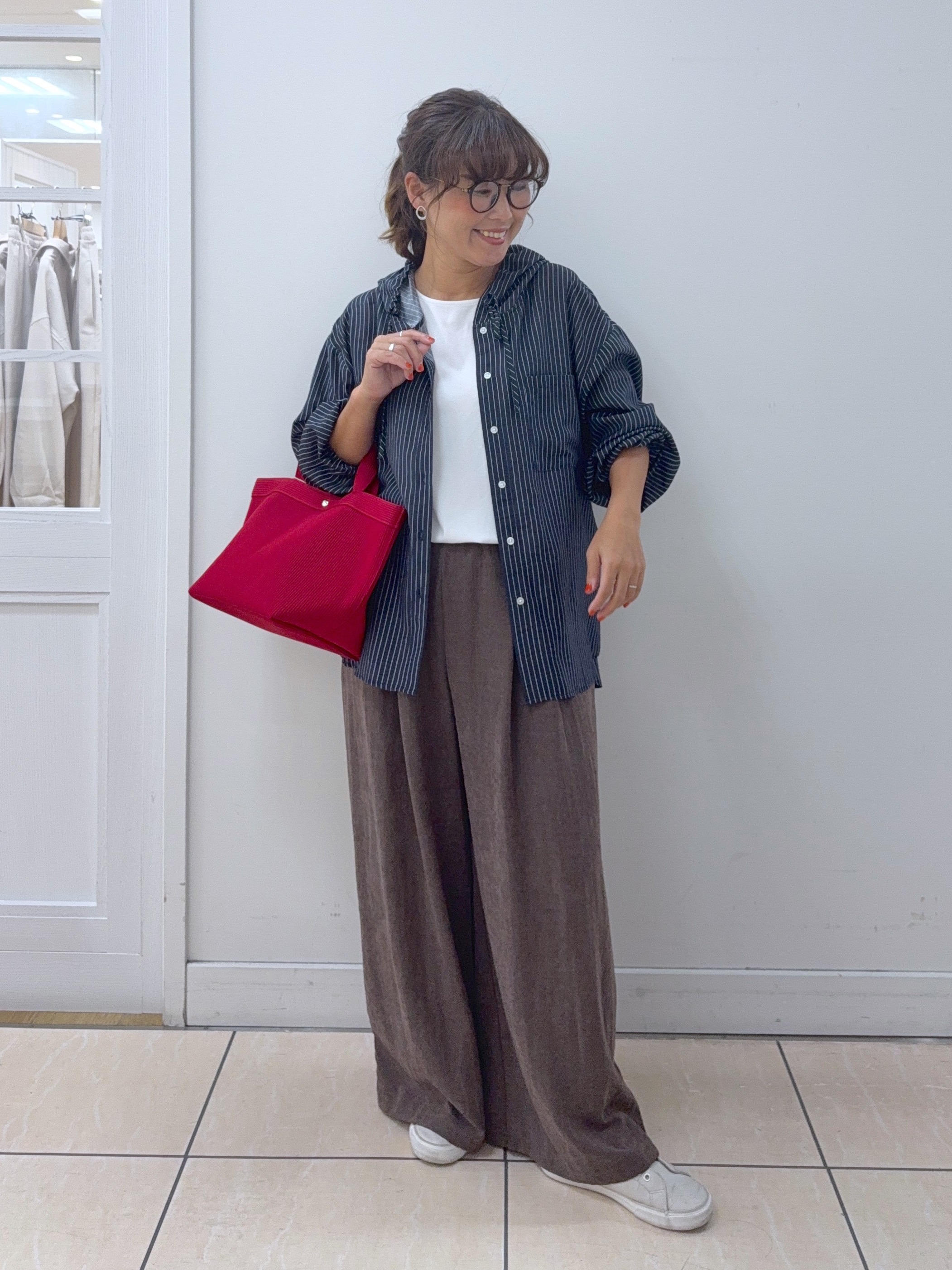 Osawaさんの「Dessin｜ストライプシアーフードシャツ」を使ったコーディネート
