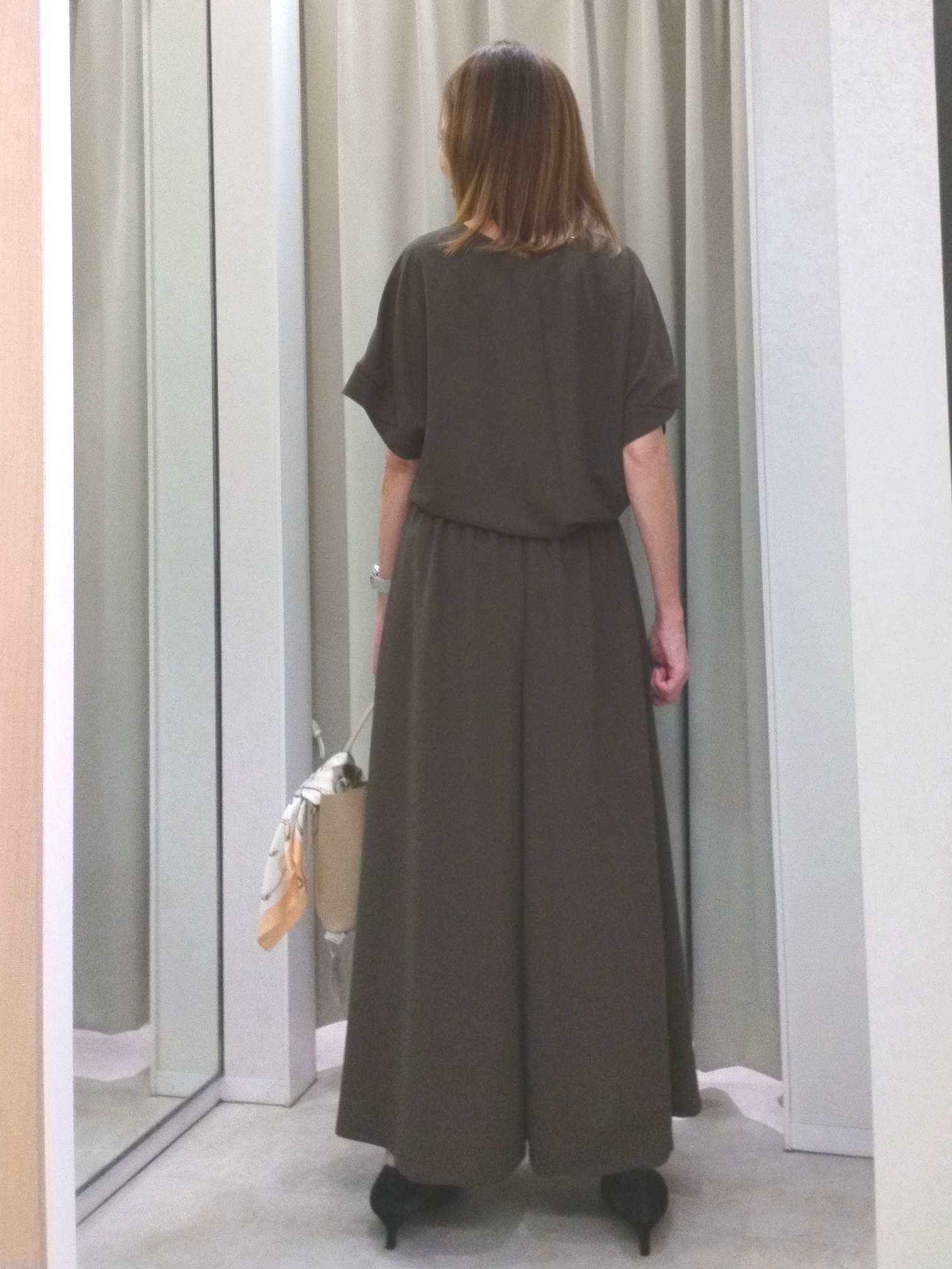 もりさんの「UNTITLED｜【セットアップ可/UVカット/前後2WAY】リラクシーフレンチスリーブブラウス」を使ったコーディネート