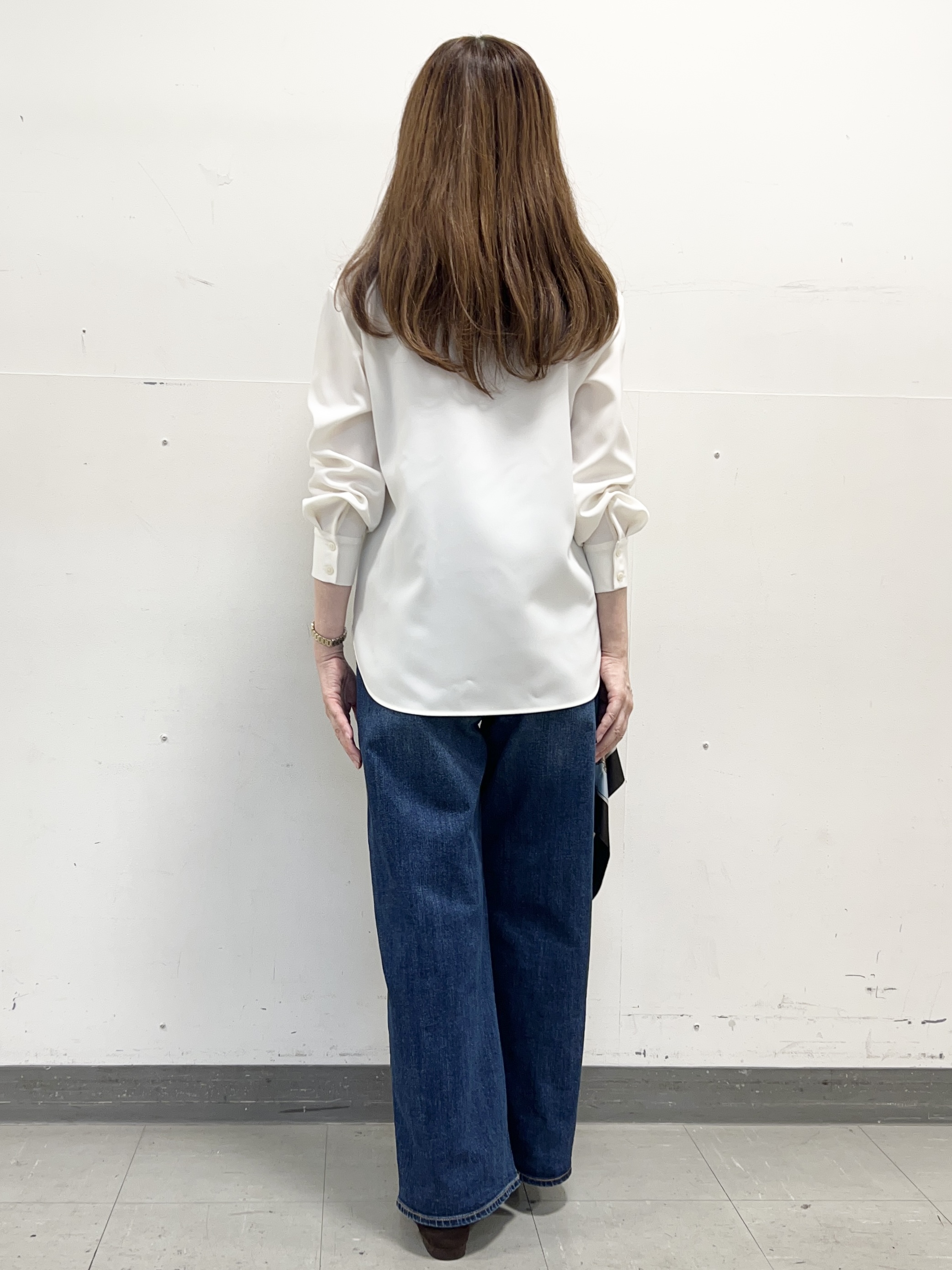 yuさんの「Reflect｜【通勤】きれいめラウンドネックブラウス」を使ったコーディネート