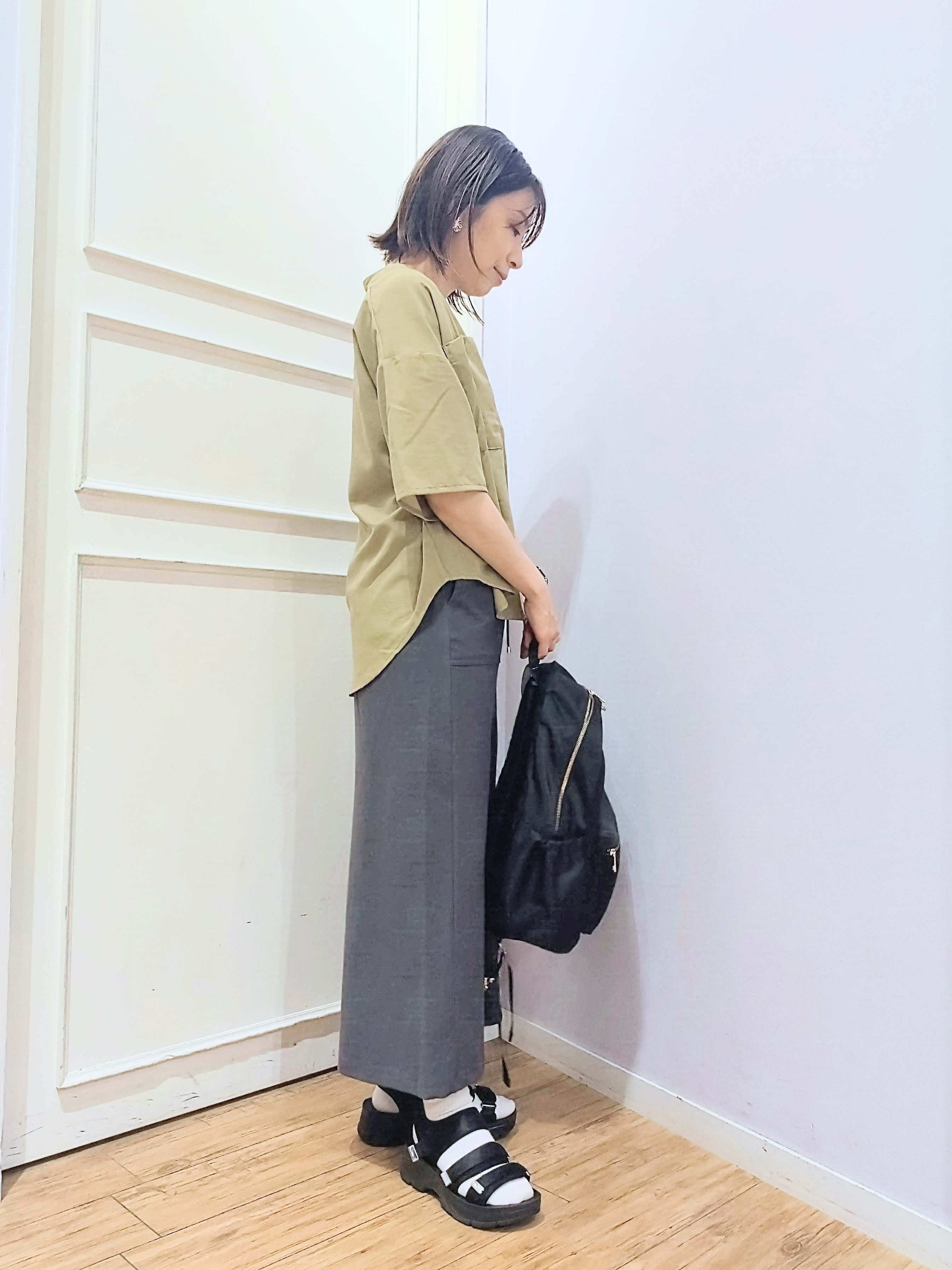 miomioさんの「SHOO･LA･RUE｜【洗濯機可/S-LL】大人の抜け感 ゆるっと5分袖シャツ」を使ったコーディネート