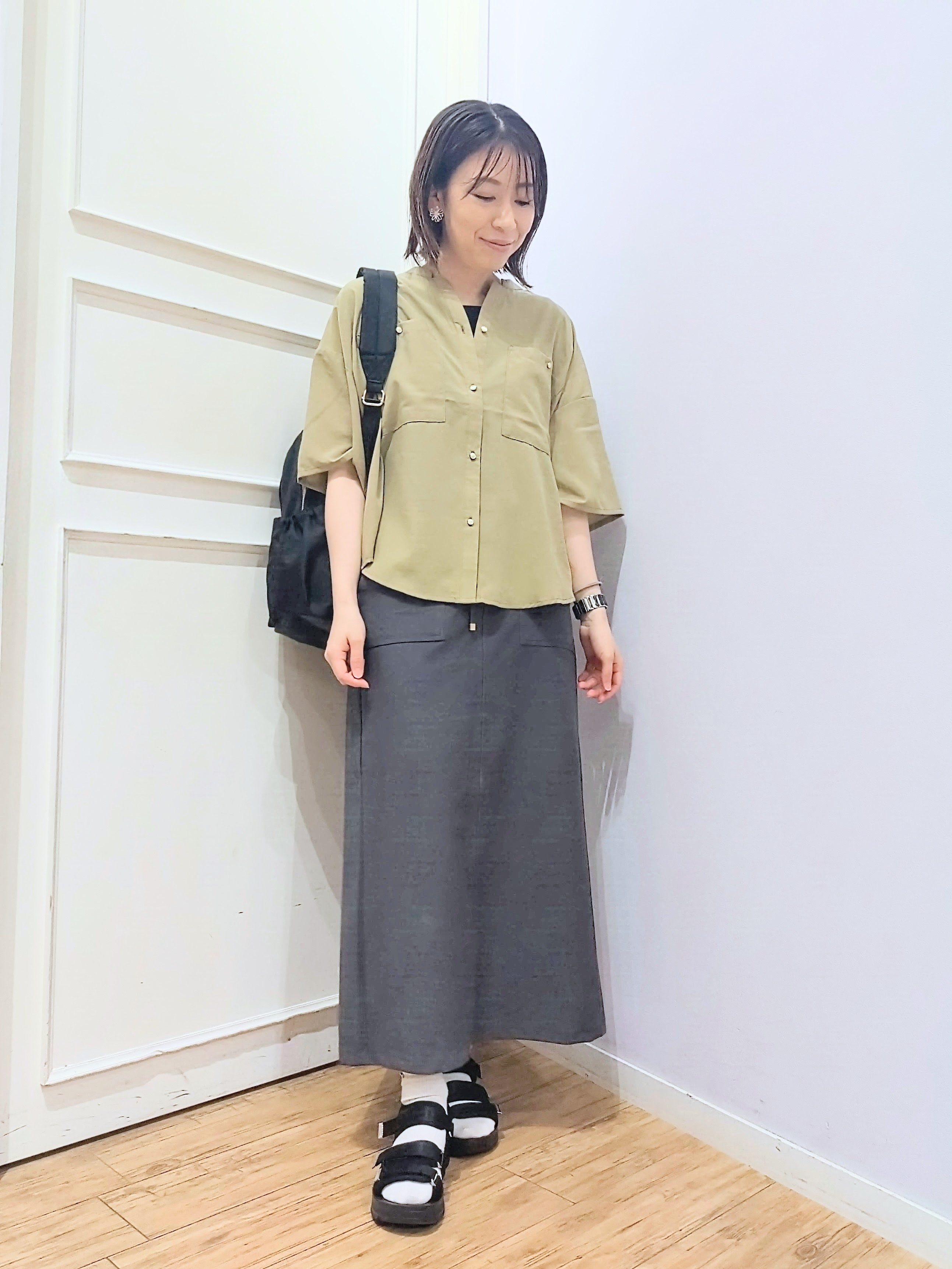 miomioさんの「SHOO･LA･RUE｜【洗濯機可/S-LL】大人の抜け感 ゆるっと5分袖シャツ」を使ったコーディネート