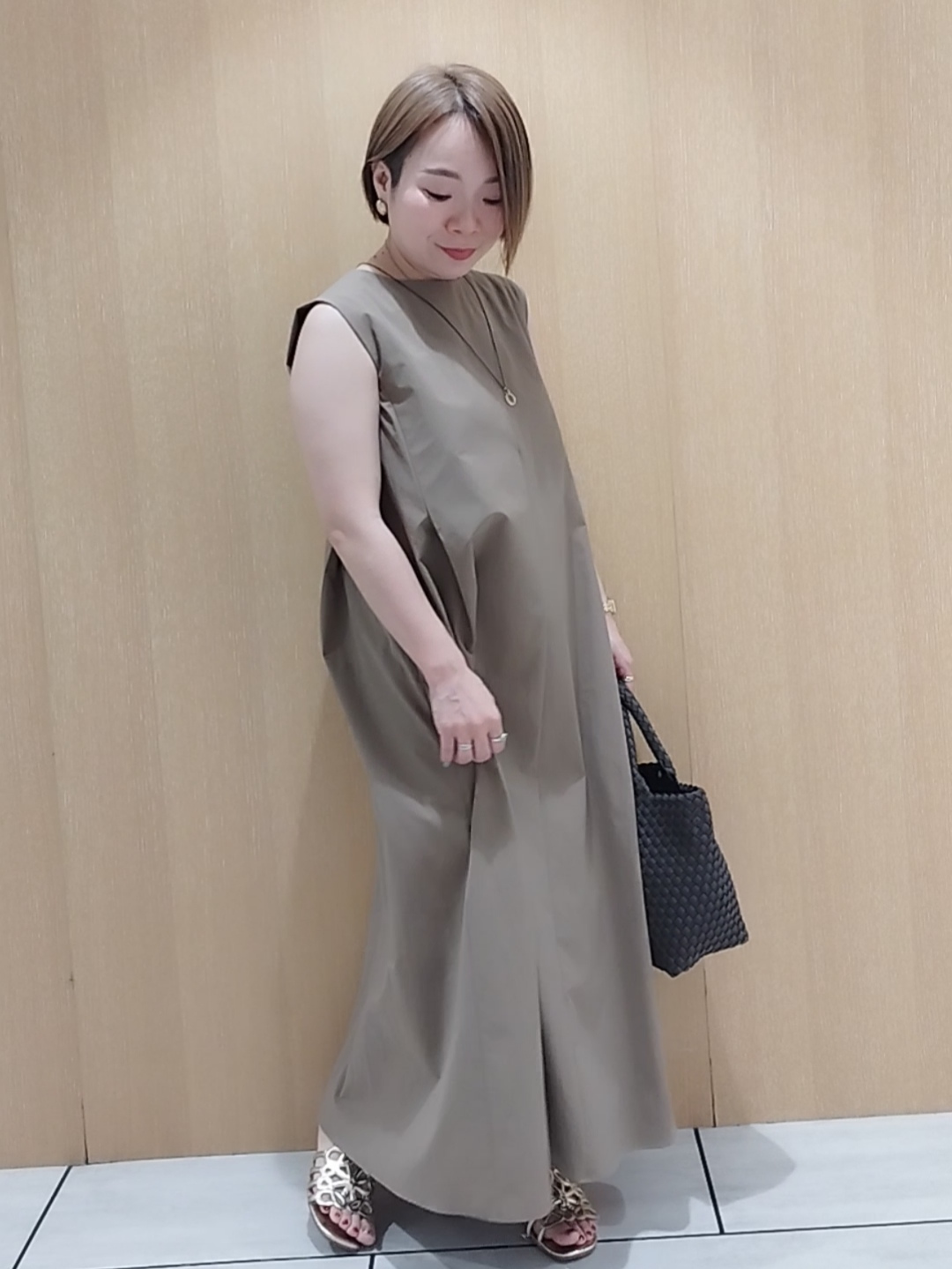 s u g iさんの「UNTITLED｜【接触冷感/UVカット/吸水速乾】Aラインロングワンピース」を使ったコーディネート