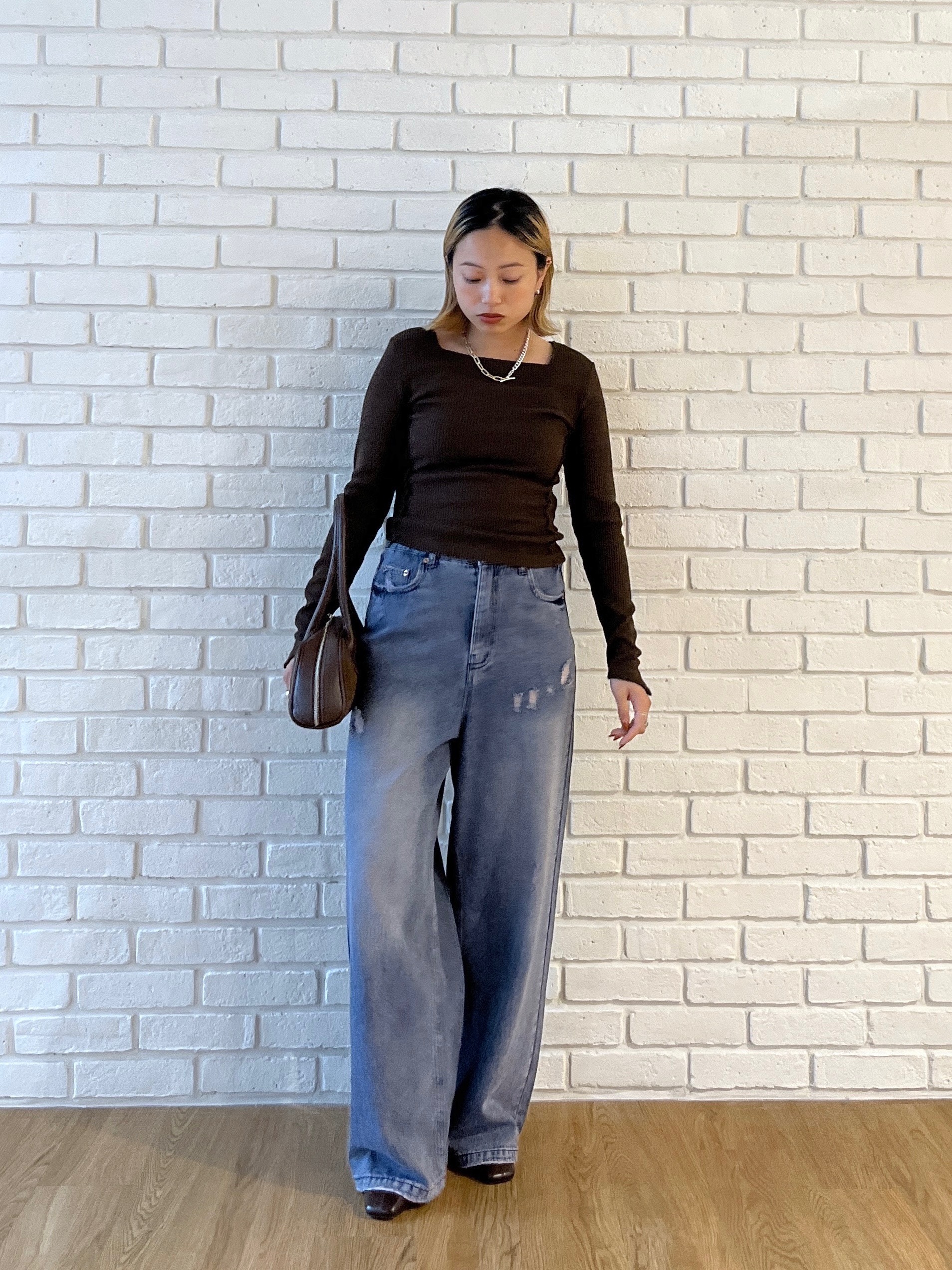 Harukaさんの「INDIVI｜サイドギャザー ワイドデニム」を使ったコーディネート