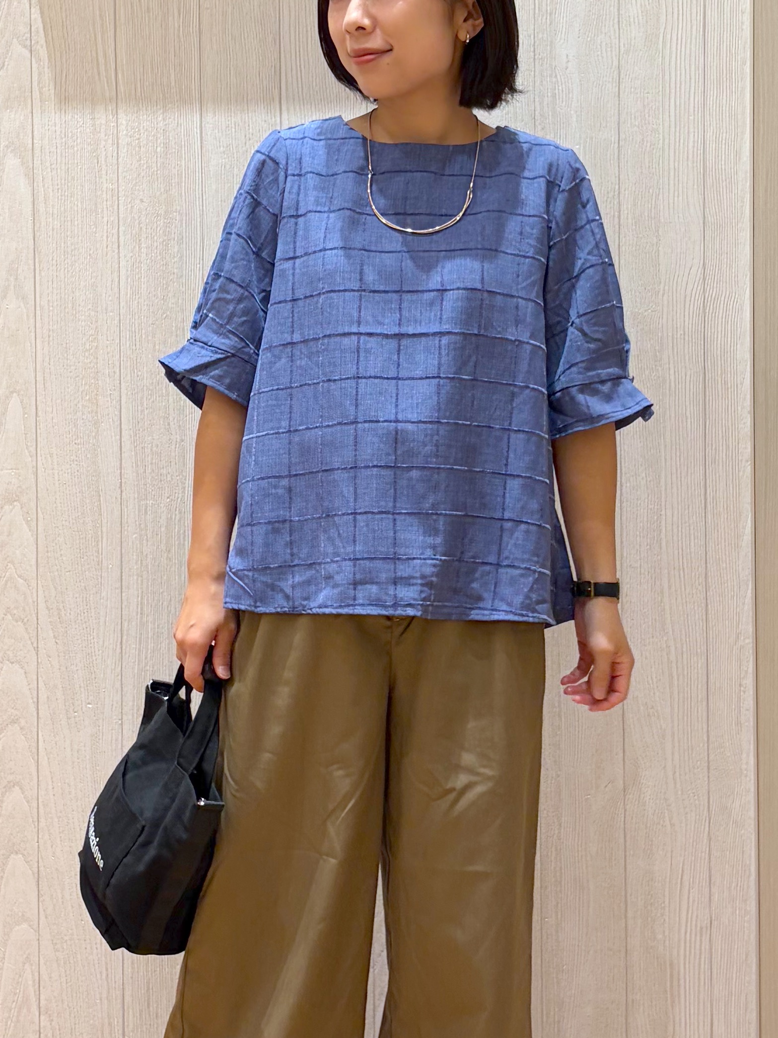 shirayuuuさんの「SHOO･LA･RUE｜【セットアップ可/S-LL】夏でも感じられる秋気分 モールチェックタックスリーブ ブラウス」を使ったコーディネート