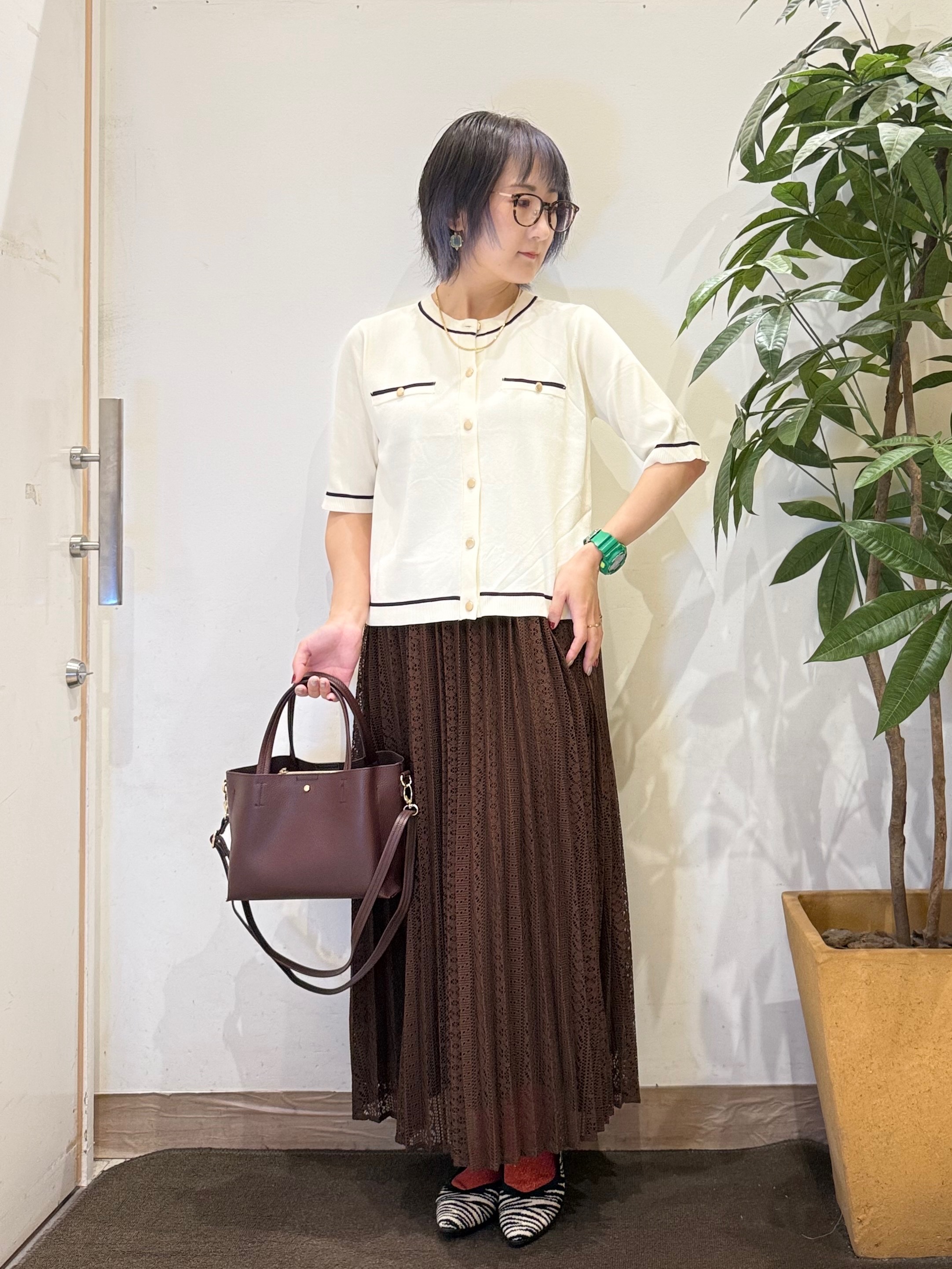 misakiさんの「SHOO･LA･RUE｜【ひんやり/UV/S-LL/洗濯機可】毛玉になりにくい 配色5分袖カーディガン」を使ったコーディネート