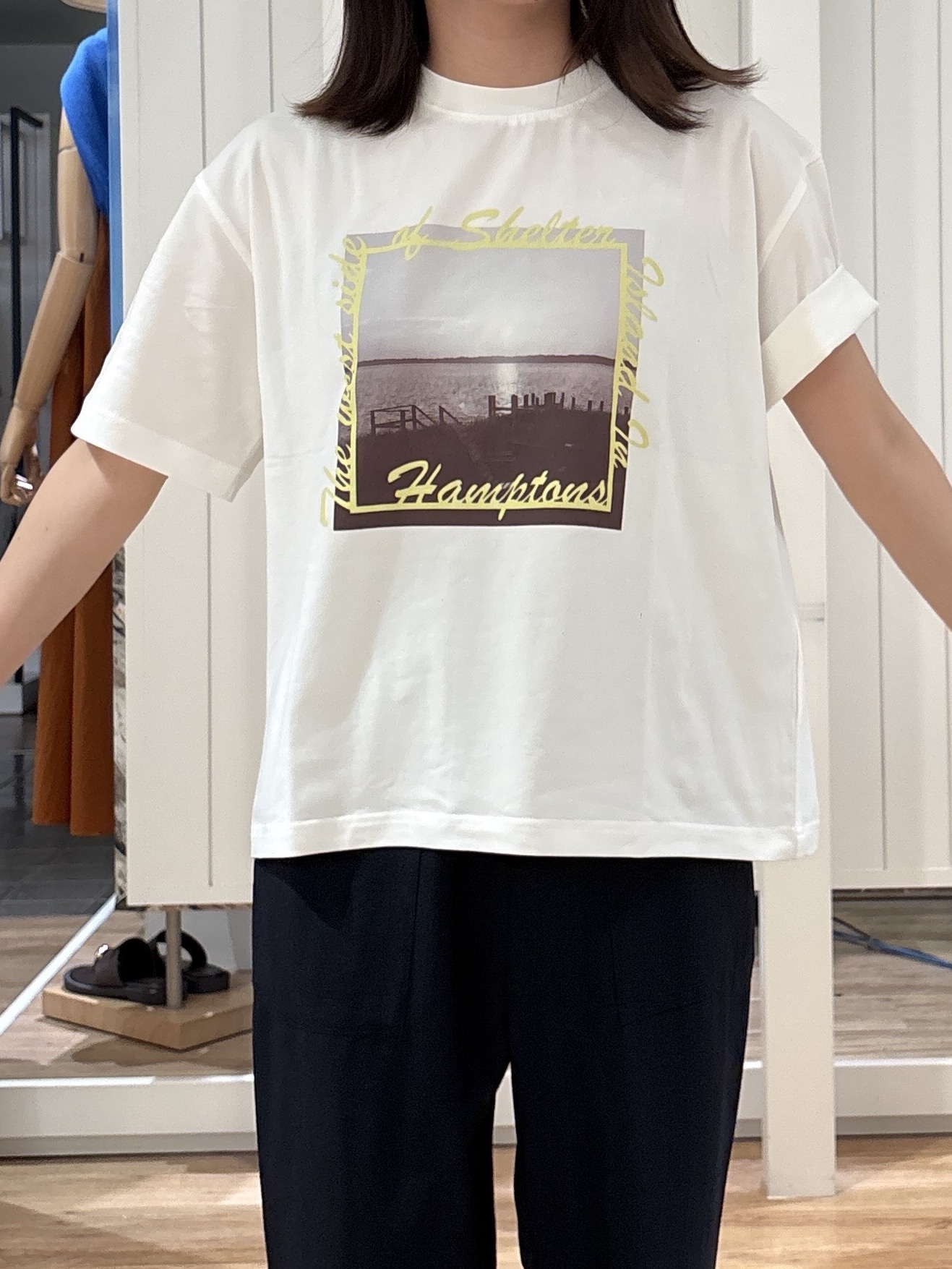 hinakoさんの「Dessin｜グラフィックデザイン Tシャツ」を使ったコーディネート