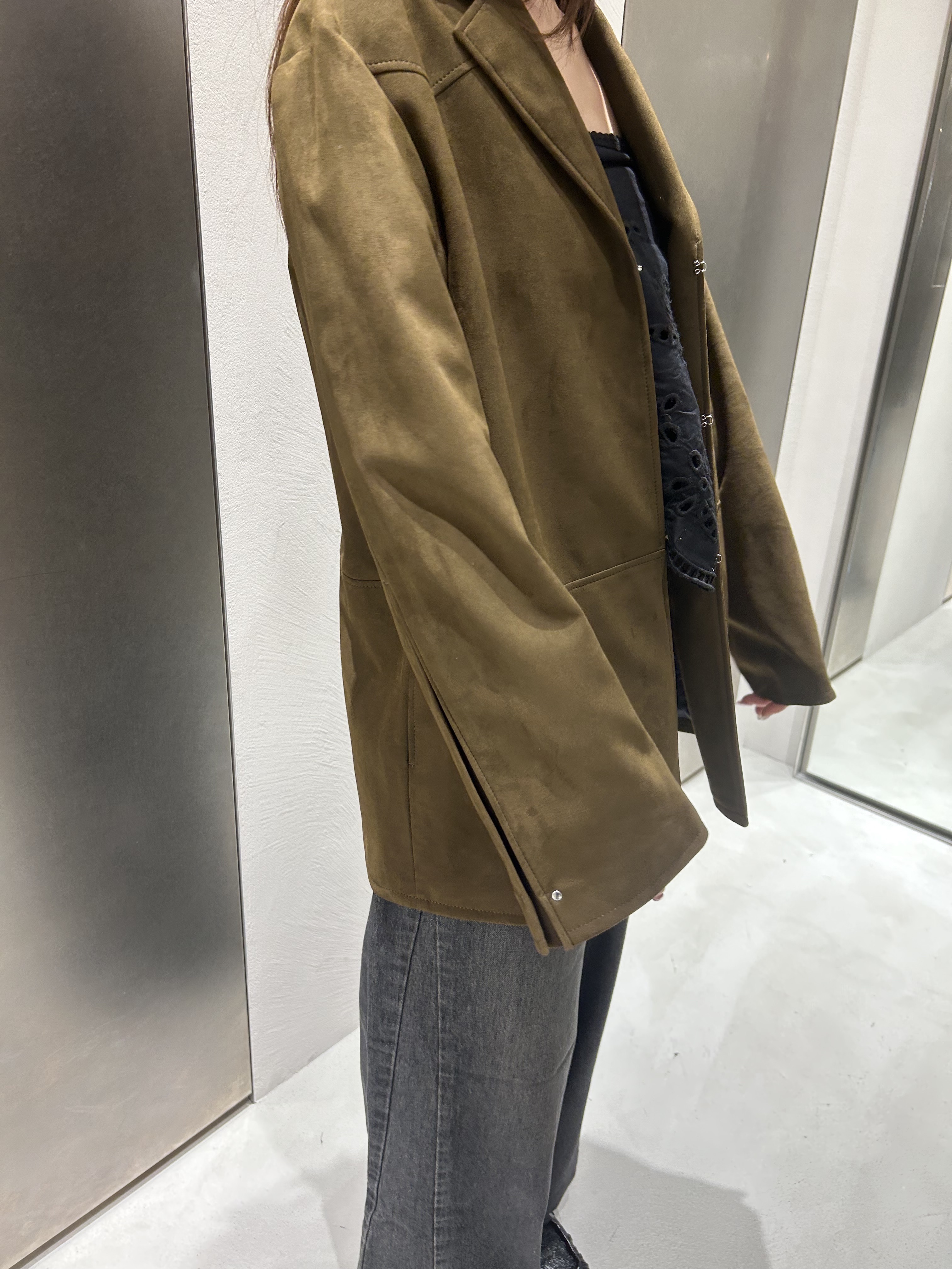 miniさんの「CODE A｜PROTAGONISTA｜triangle scarf」を使ったコーディネート