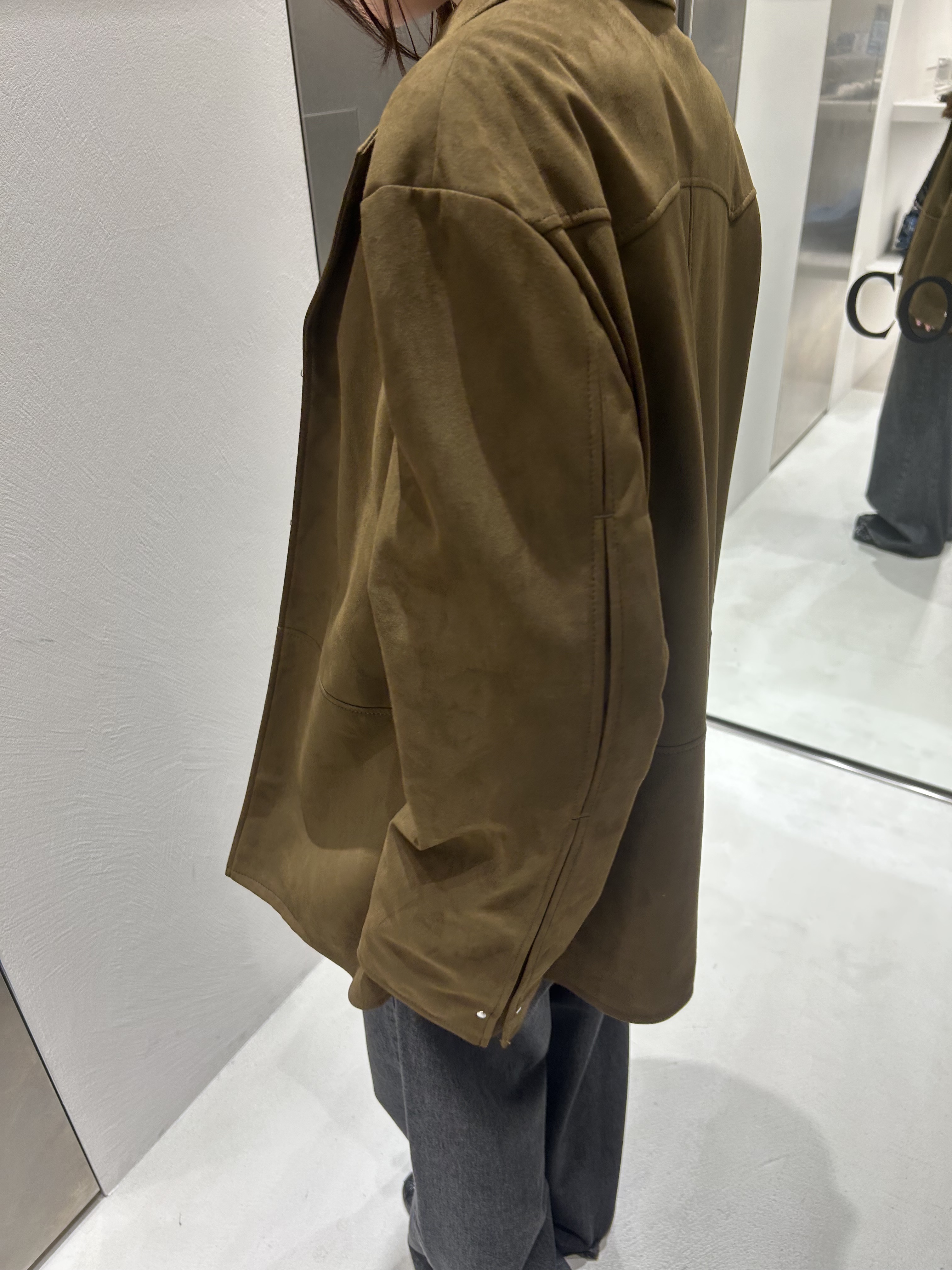 miniさんの「CODE A｜PROTAGONISTA｜triangle scarf」を使ったコーディネート
