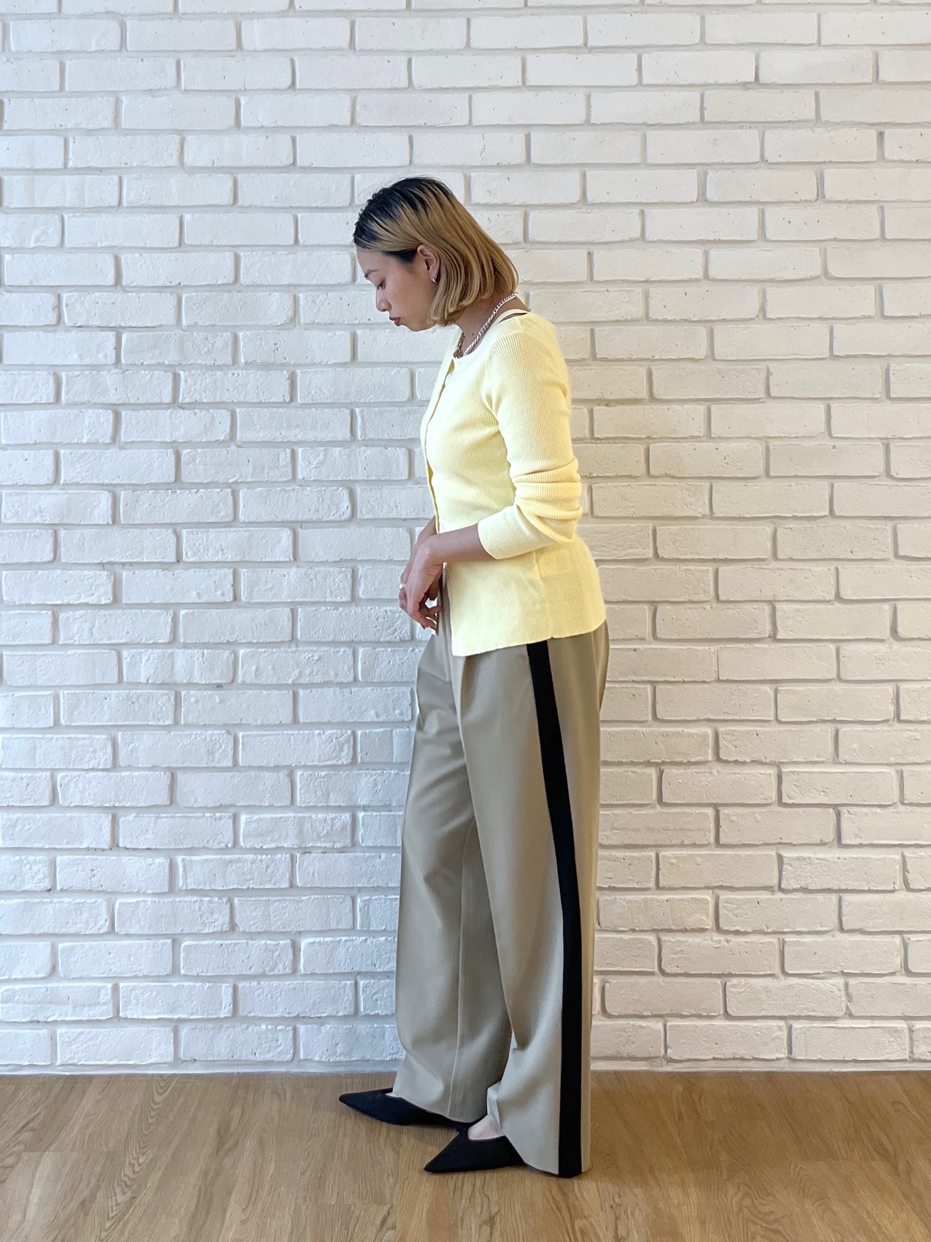 Harukaさんの「INDIVI｜Comfy Slacks｜イージーサイドラインワイドパンツ」を使ったコーディネート