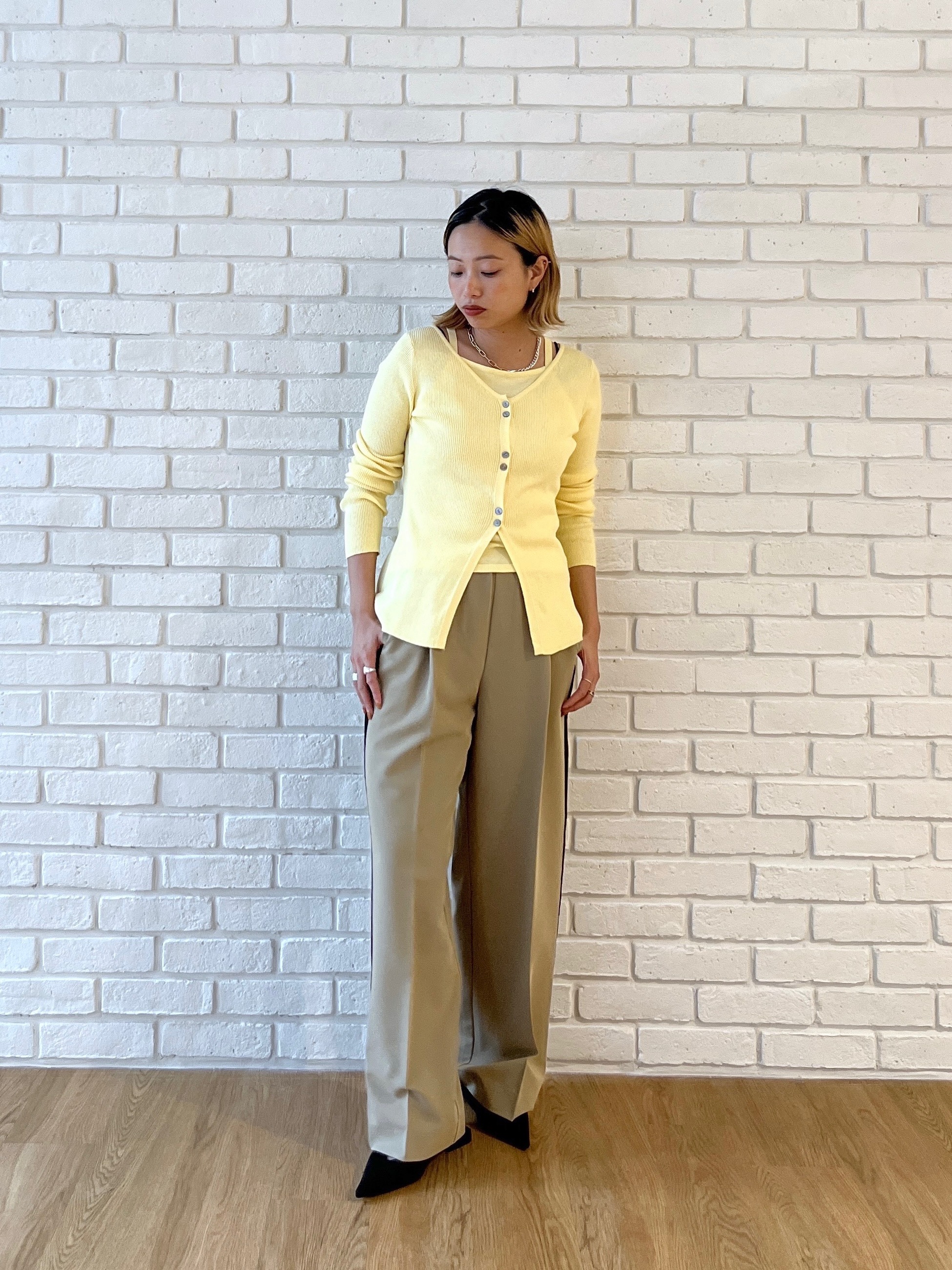 Harukaさんの「INDIVI｜Comfy Slacks｜イージーサイドラインワイドパンツ」を使ったコーディネート