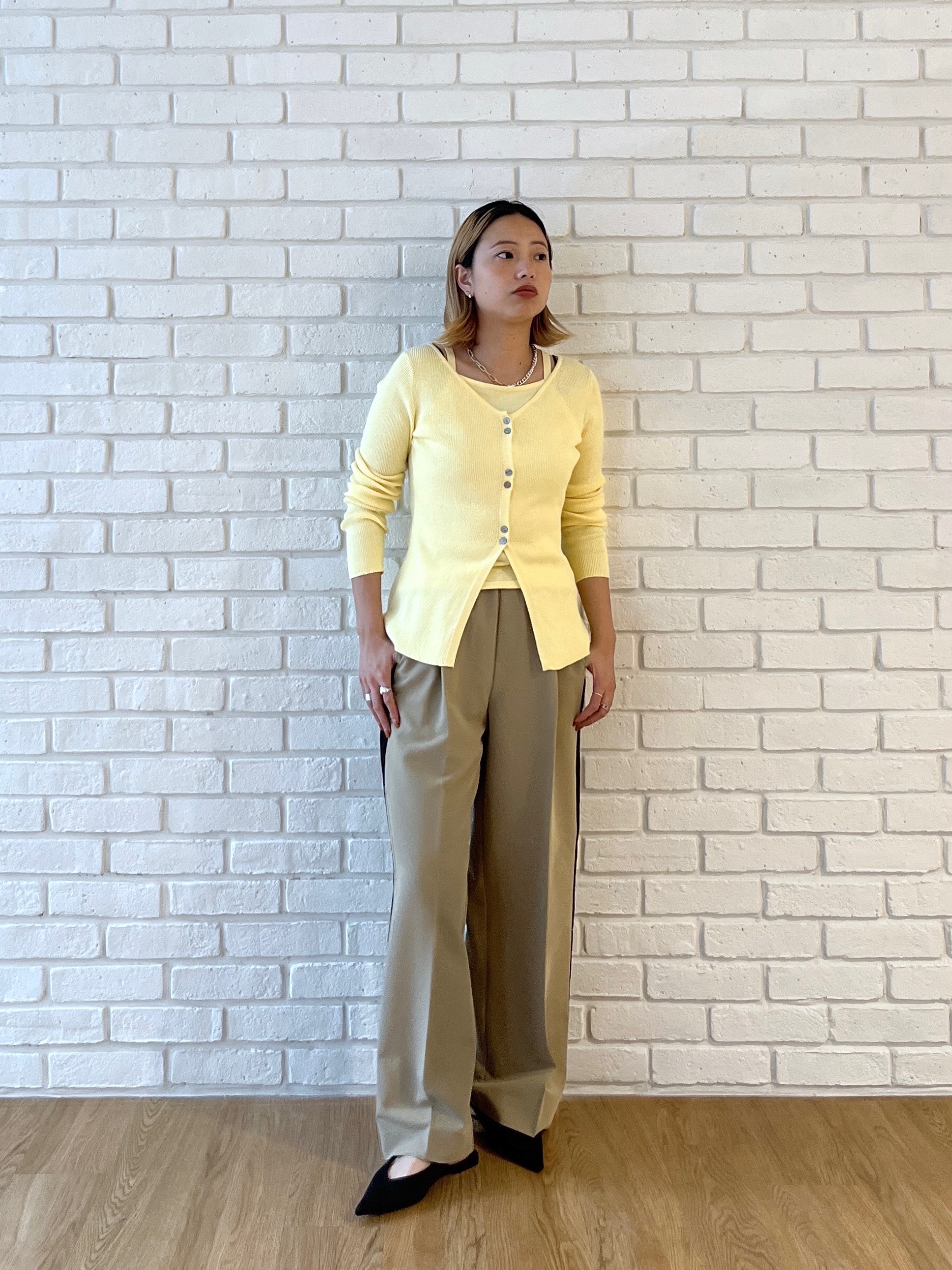 Harukaさんの「INDIVI｜Comfy Slacks｜イージーサイドラインワイドパンツ」を使ったコーディネート