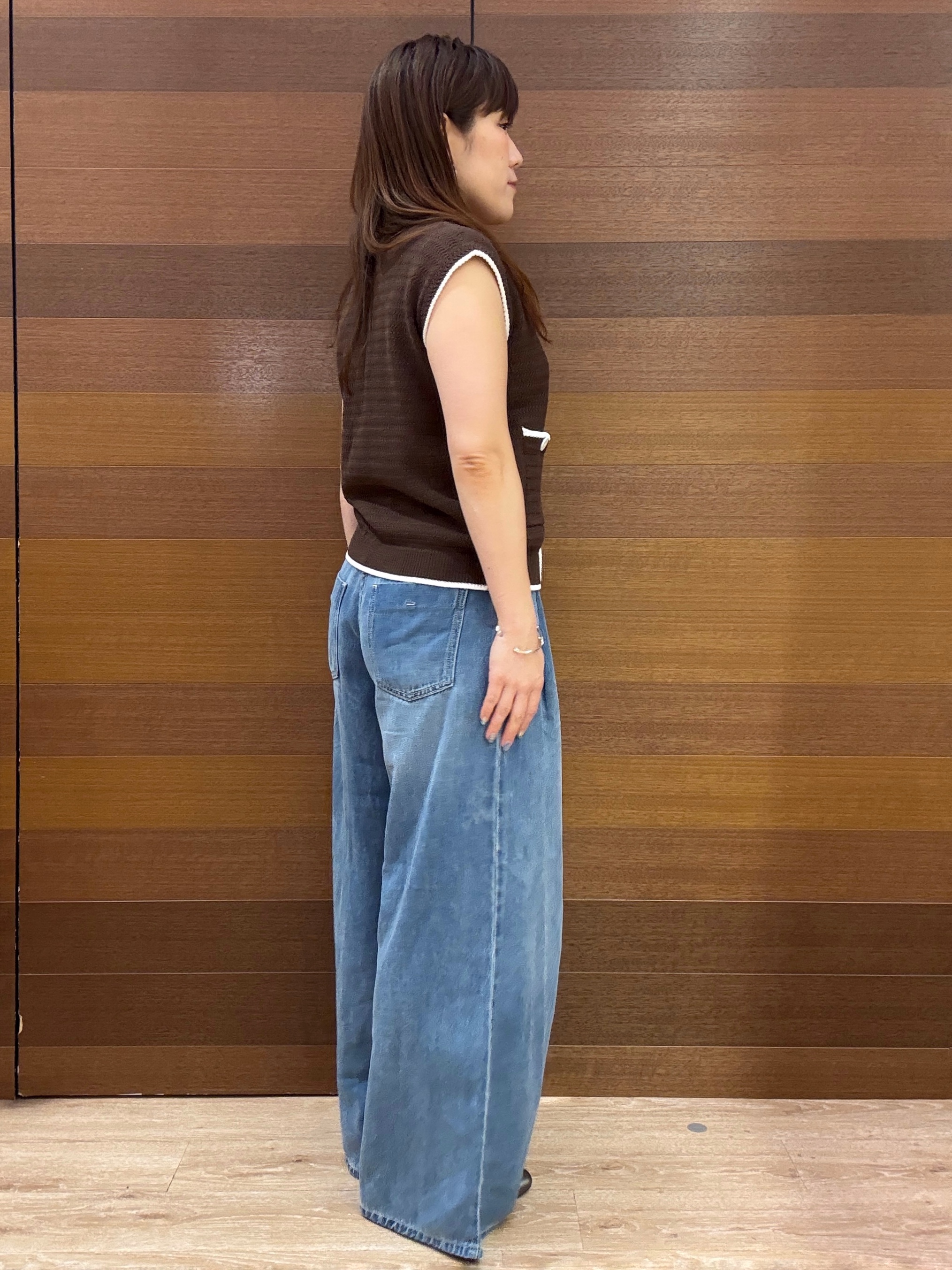 maichiさんの「OPAQUE.CLIP｜配色クロス編みニットベスト【洗える】」を使ったコーディネート