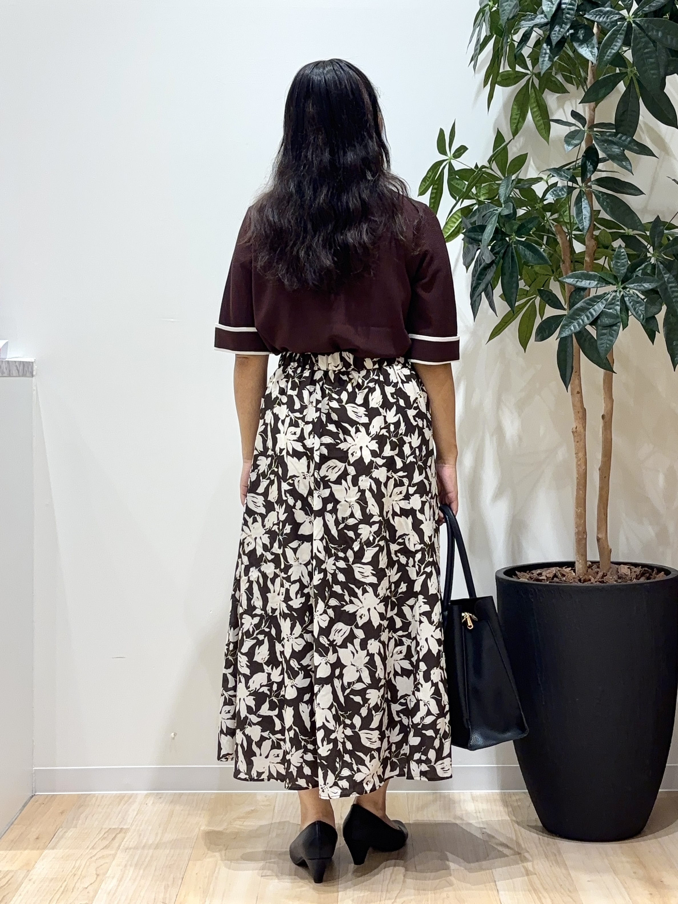miraiさんの「grove｜新色追加！【シリーズ累計36万枚/名品ニット】やわらかドライタッチ 袖メッシュ編みニット」を使ったコーディネート