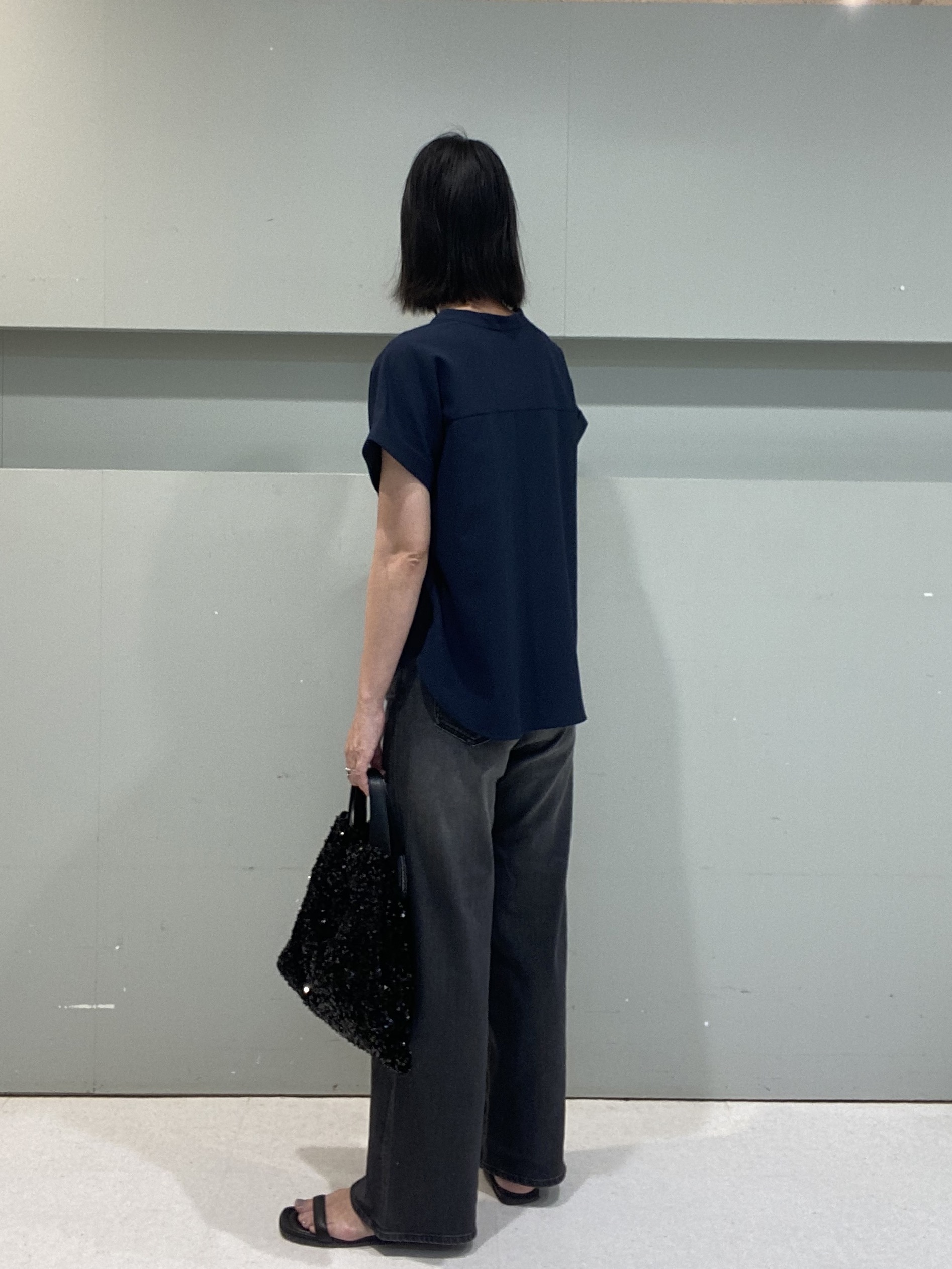 hitomiさんの「UNTITLED｜【残暑も快適/セットアップ可/接触冷感】エアリークールブラウス」を使ったコーディネート