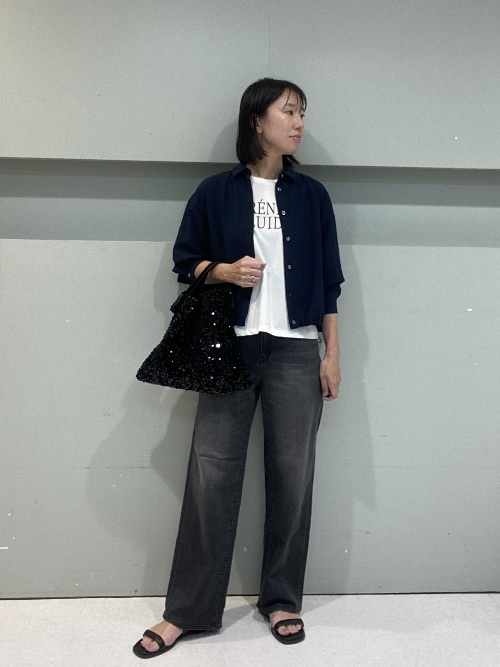 hitomiさんの「UNTITLED｜【秋羽織り/セットアップ可/UVカット】エアリークールドロストシャツ」を使ったコーディネート