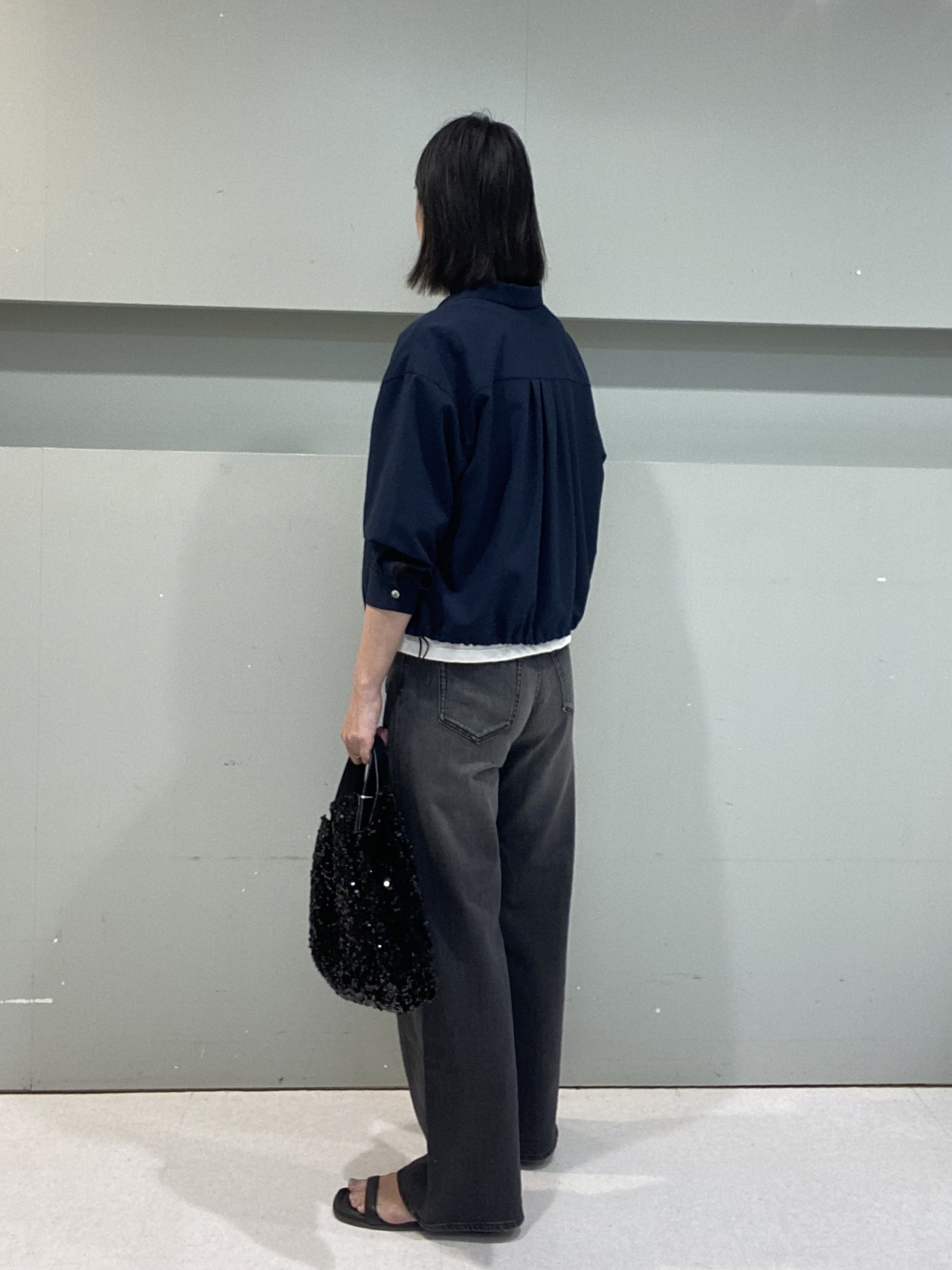 hitomiさんの「UNTITLED｜【秋羽織り/セットアップ可/UVカット】エアリークールドロストシャツ」を使ったコーディネート