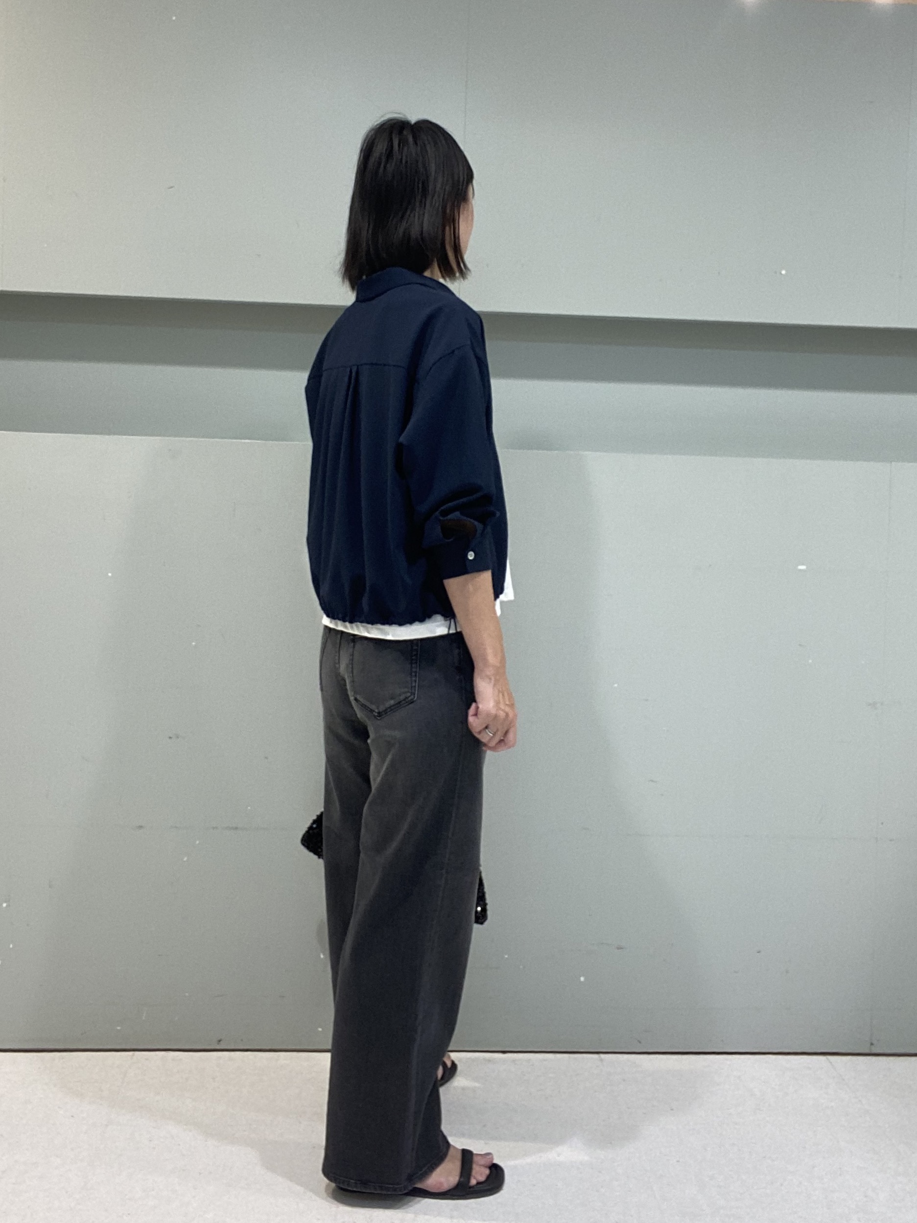 hitomiさんの「UNTITLED｜【秋羽織り/セットアップ可/UVカット】エアリークールドロストシャツ」を使ったコーディネート