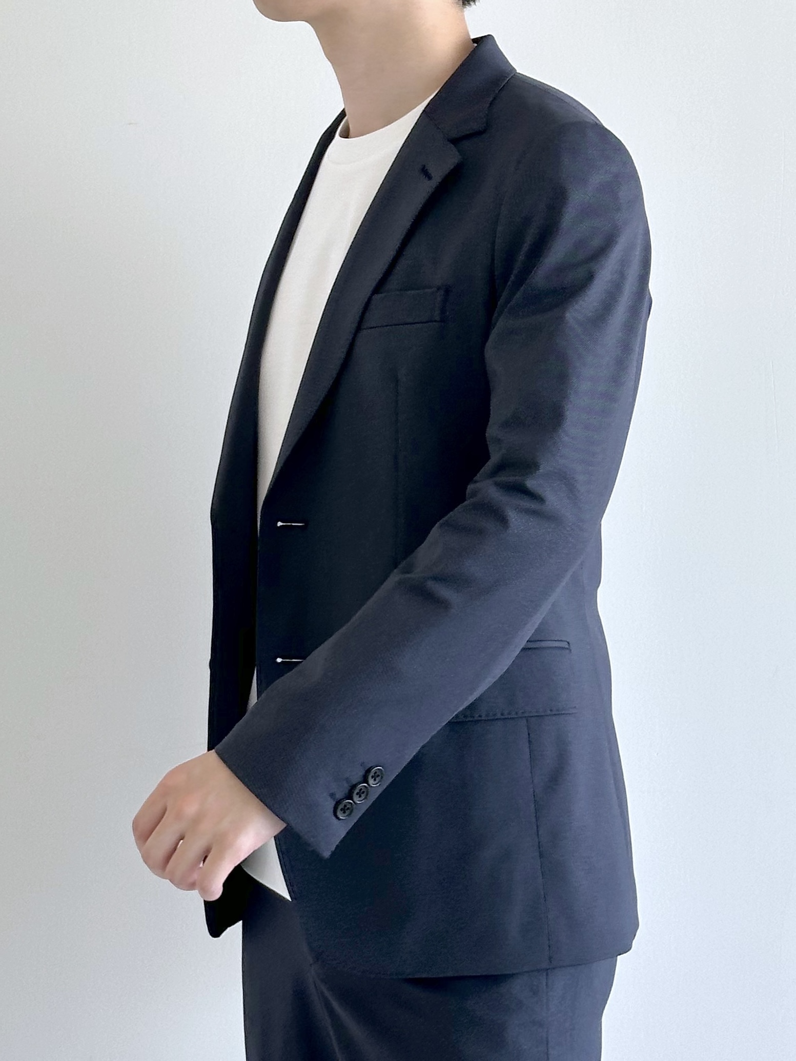 イッシーさんの「TAKEO KIKUCHI｜【360&deg;ストレッチ／軽量】None Of Stress ライト ジャケット（セットアップ対応）」を使ったコーディネート