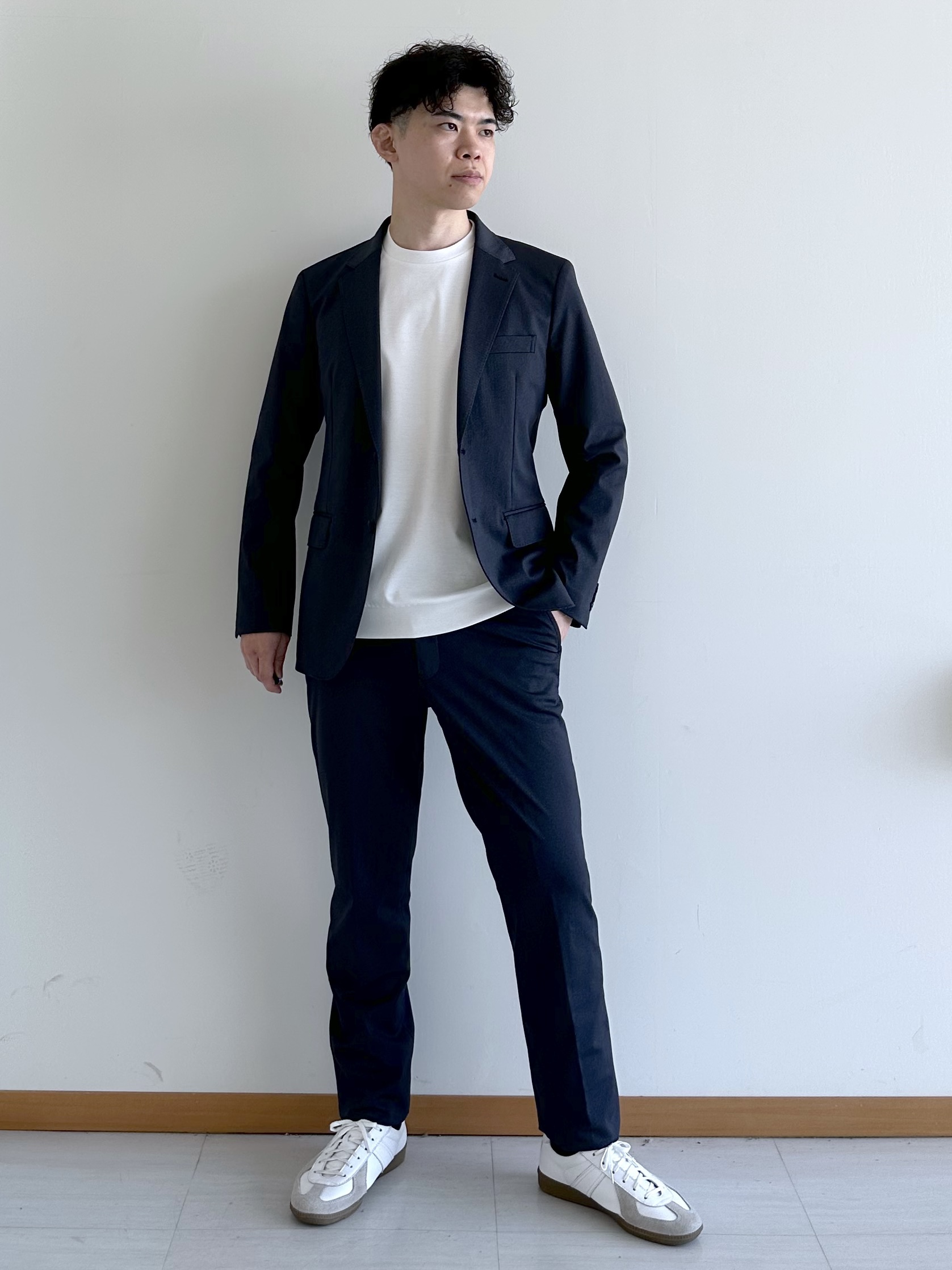 イッシーさんの「TAKEO KIKUCHI｜【360&deg;ストレッチ／軽量】None Of Stress ライト ジャケット（セットアップ対応）」を使ったコーディネート