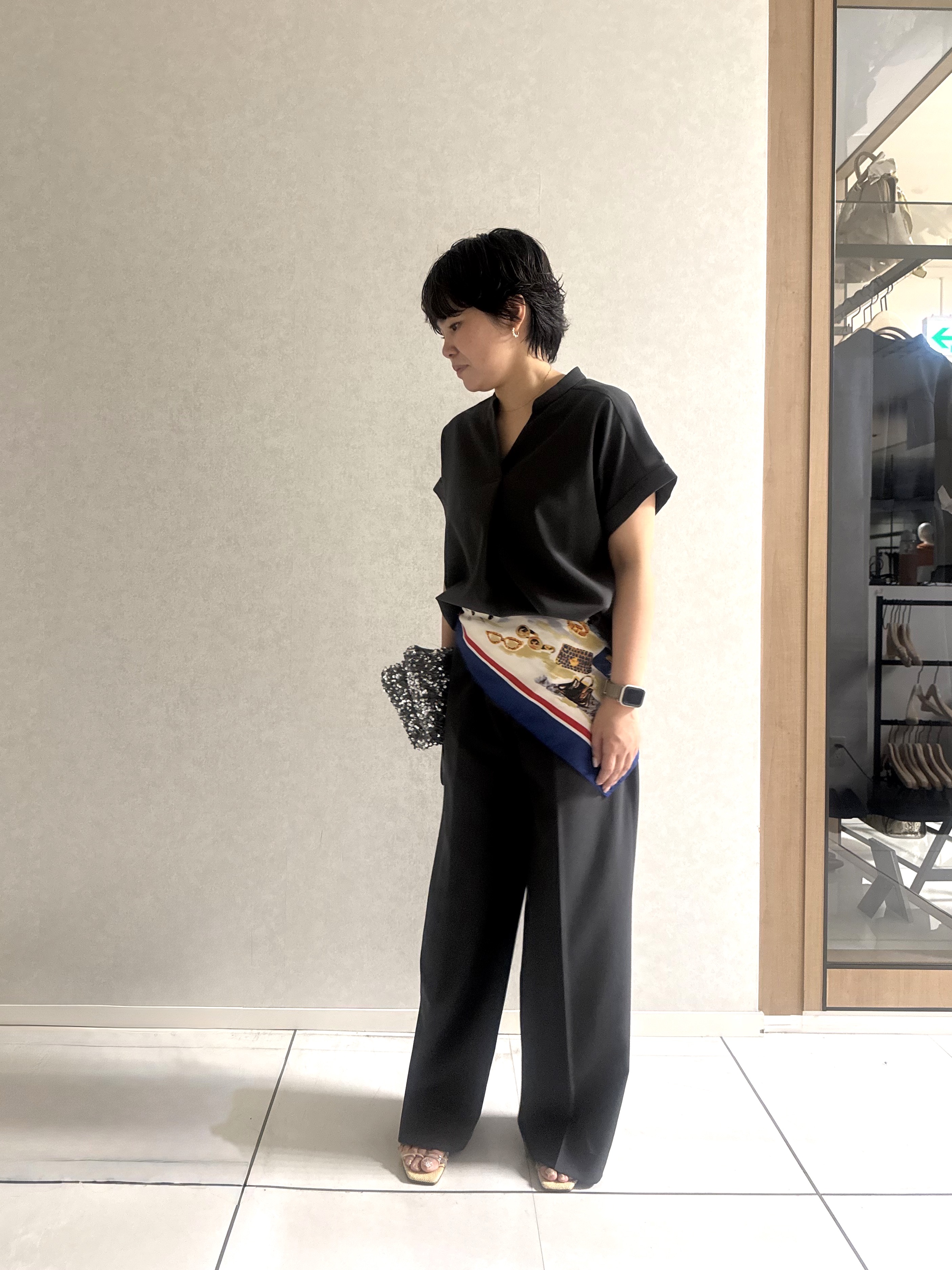 かなこさんの「UNTITLED｜【残暑も快適/セットアップ可/接触冷感】エアリークールブラウス」を使ったコーディネート