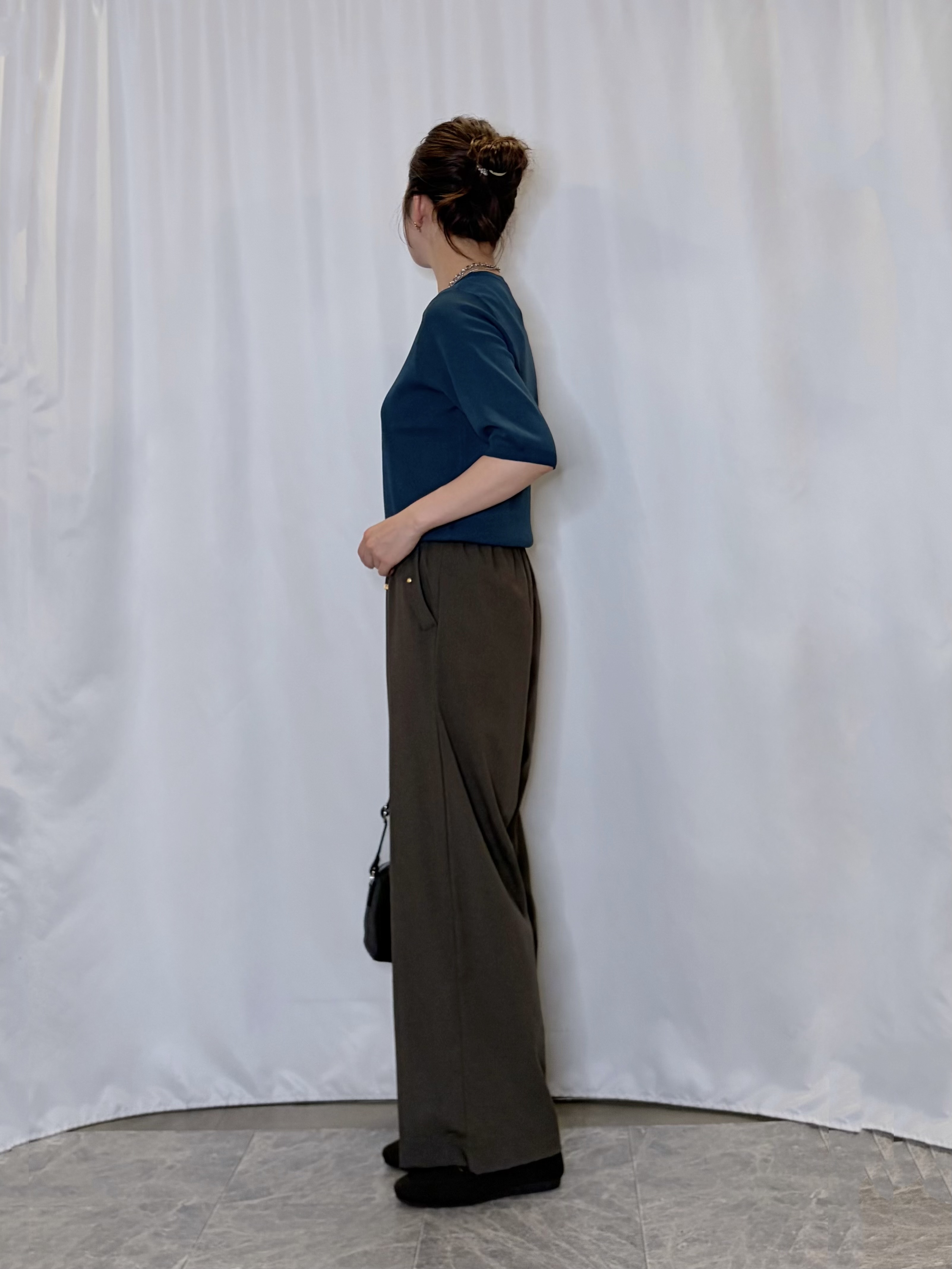 おうめさんの「SHOO･LA･RUE｜【ガンガン洗える/ひんやり/UV/毛玉になりにくい】二の腕見せない 5分袖ニット」を使ったコーディネート