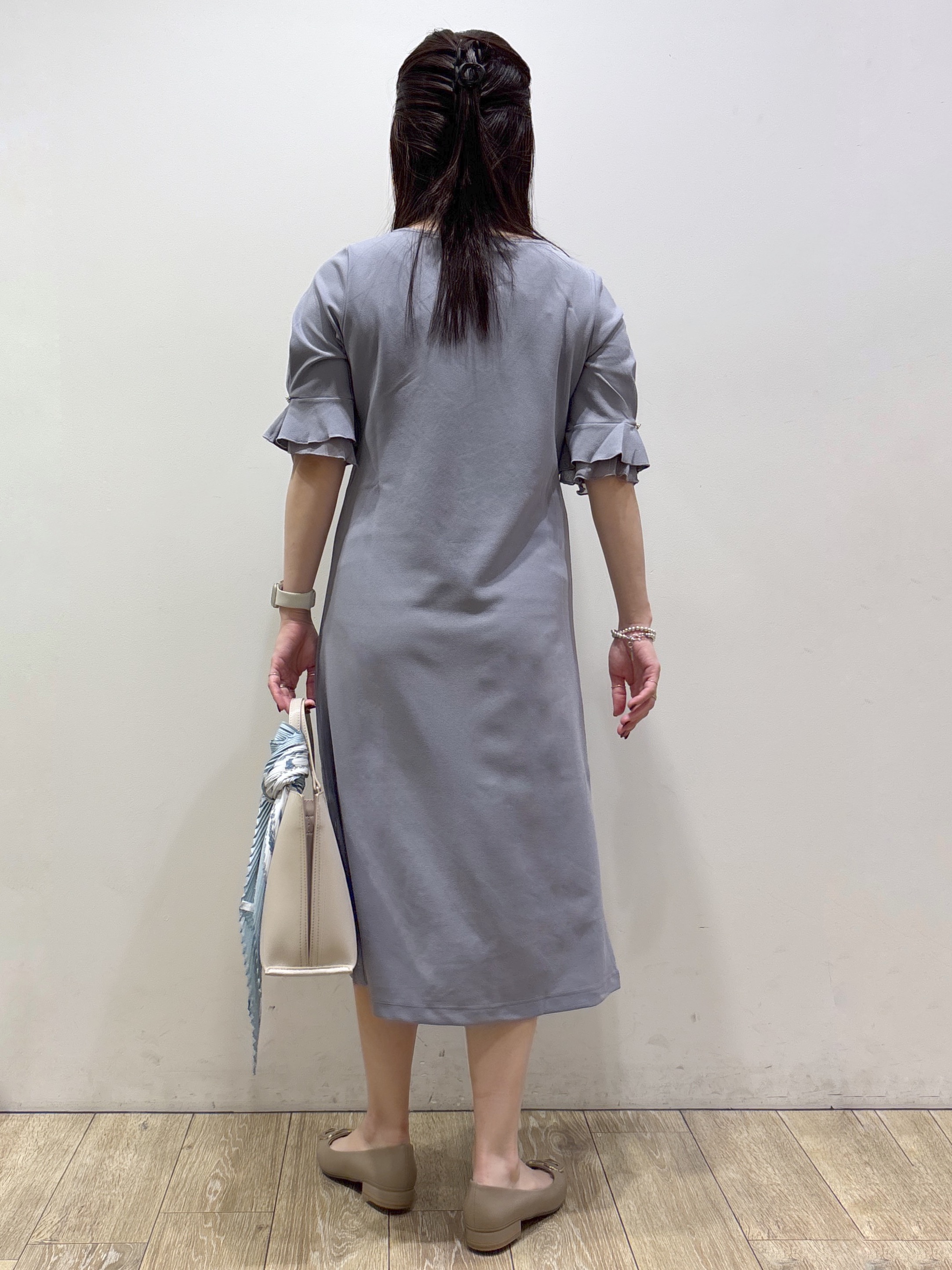 mameさんの「index｜【接触冷感／吸水速乾】ハートネックフレアスリーブワンピース《洗濯機OK／UVケア／ストレッチ》」を使ったコーディネート
