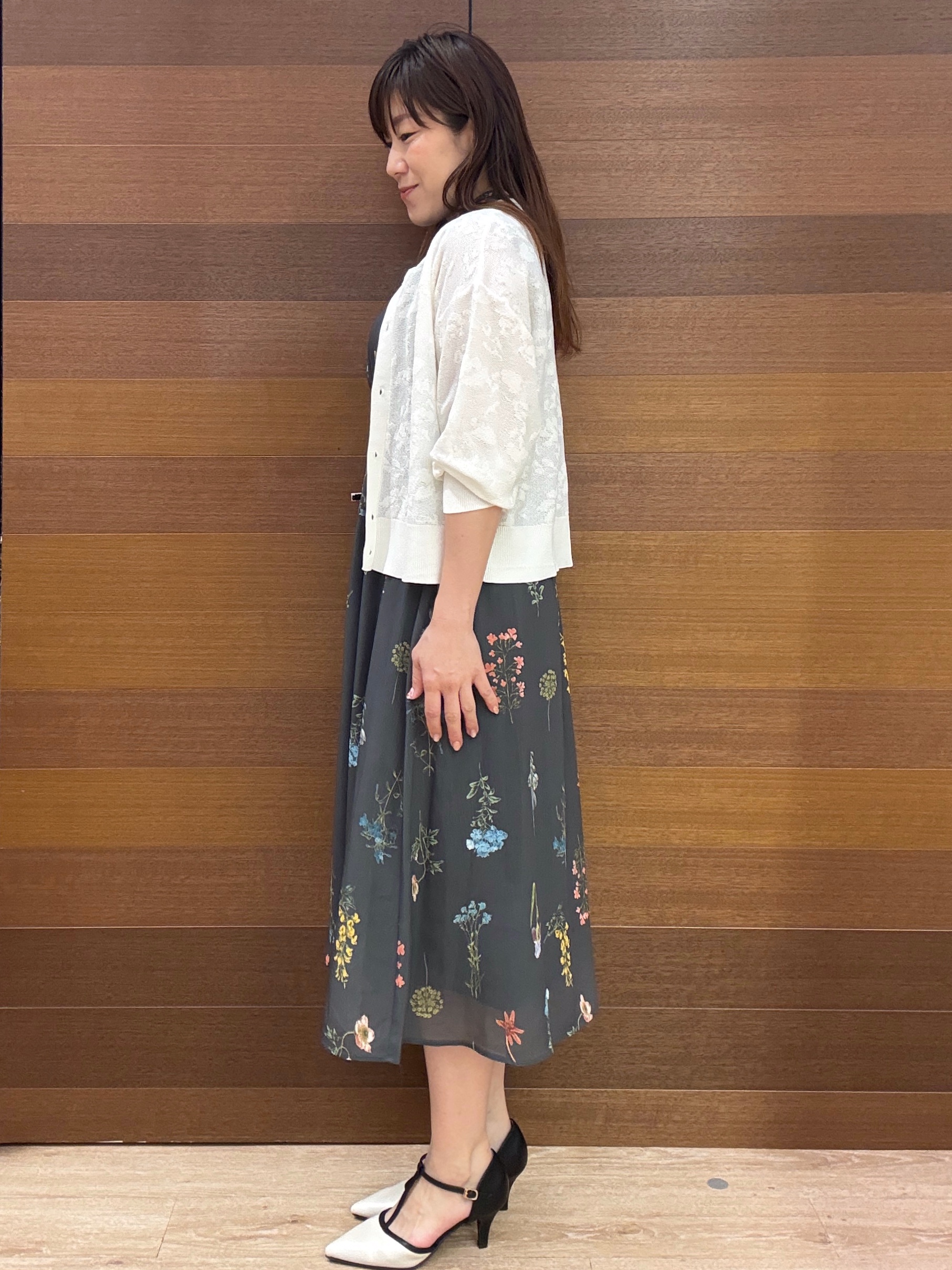 maichiさんの「OPAQUE.CLIP｜【８色展開】柄アソートシアーカーディガン《洗濯機OK》」を使ったコーディネート
