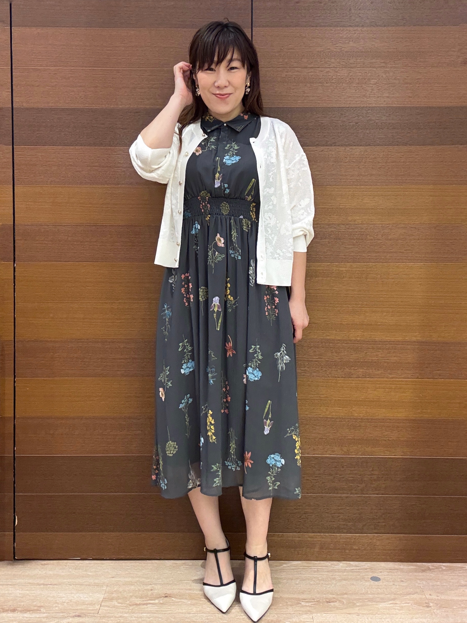 maichiさんの「OPAQUE.CLIP｜【８色展開】柄アソートシアーカーディガン《洗濯機OK》」を使ったコーディネート