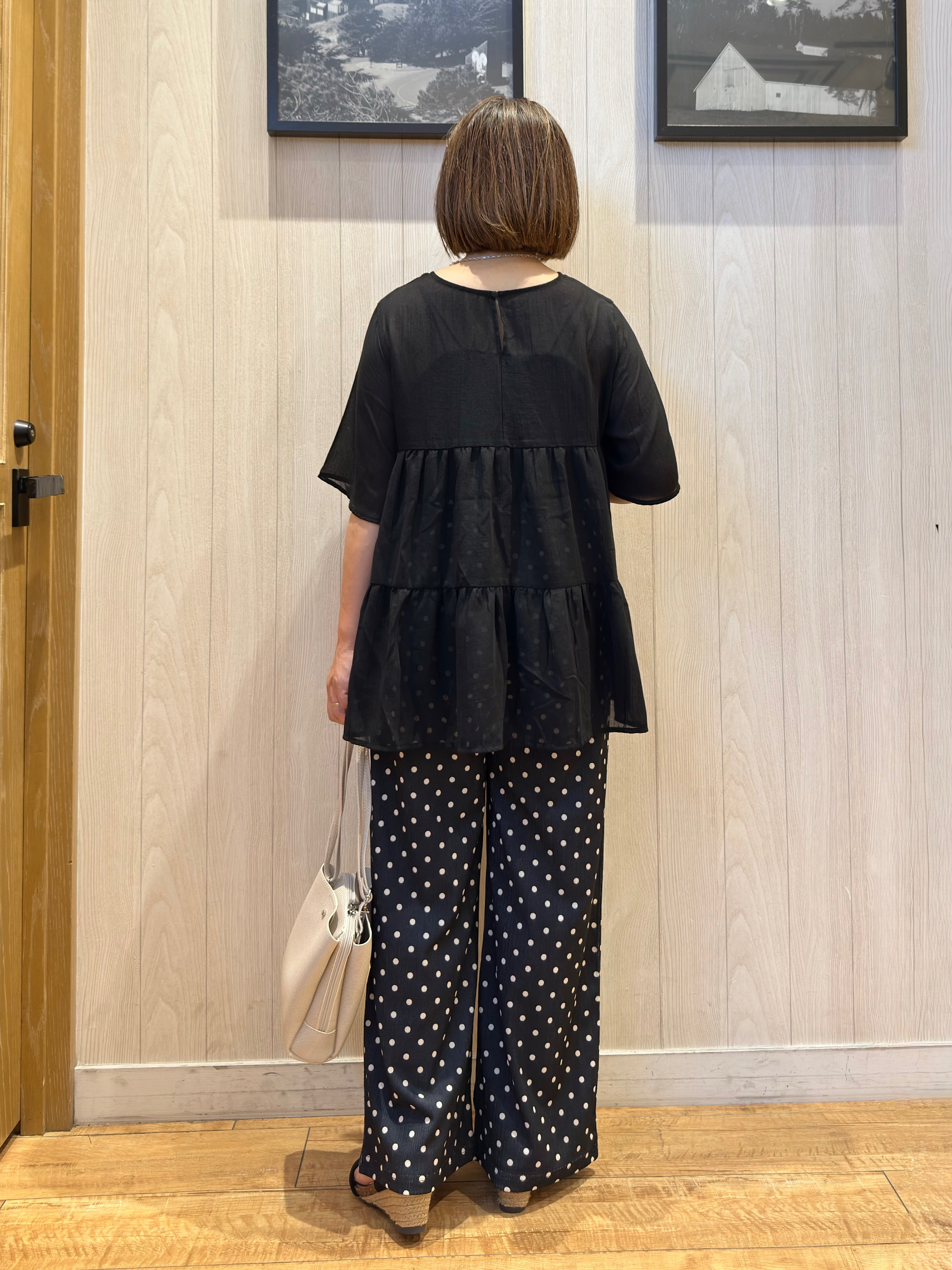 Megさんの「SHOO･LA･RUE｜【洗濯機可/S-LL】インせず着られる シアー素材が上品なティアードブラウス」を使ったコーディネート