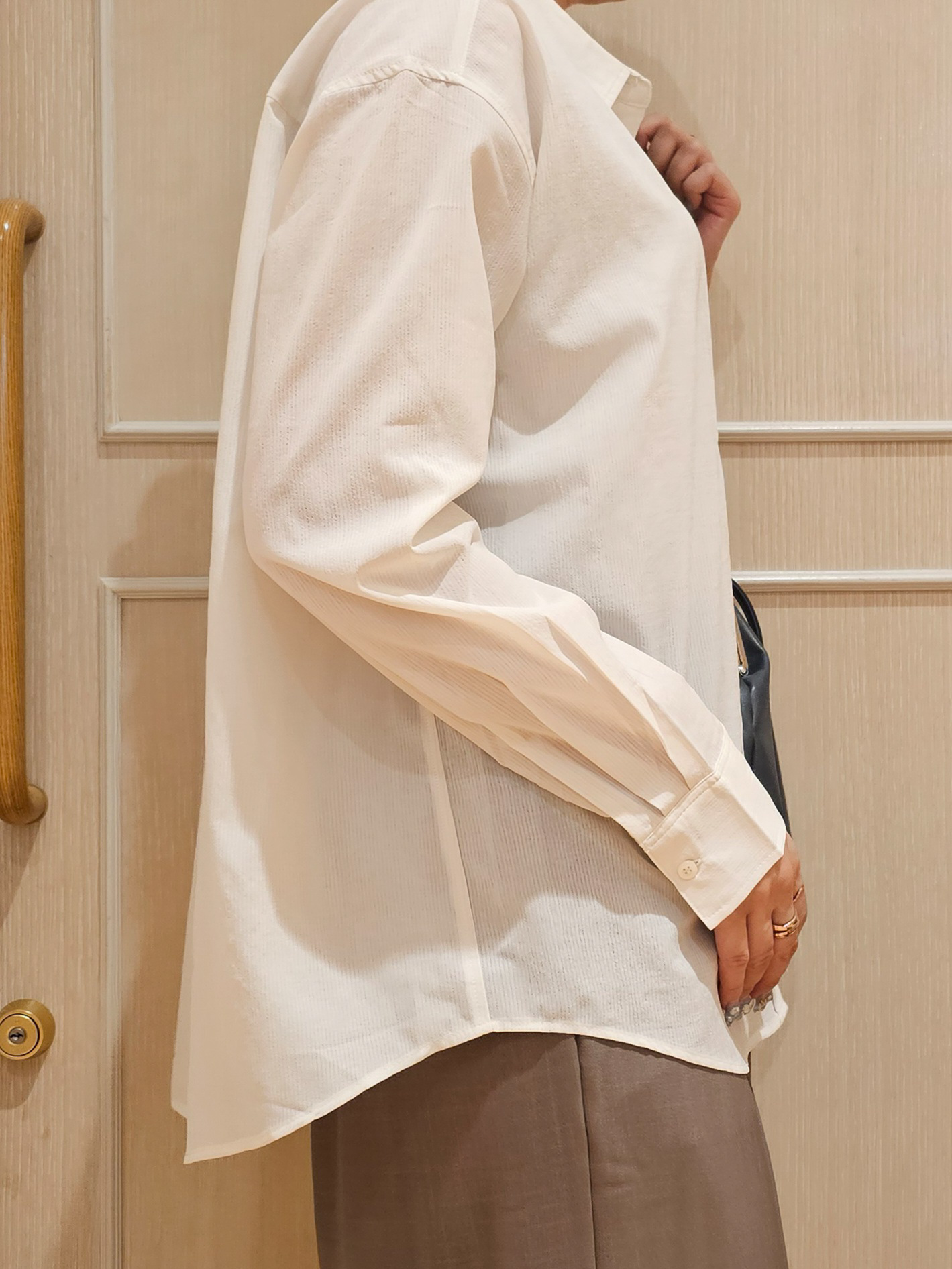 ゆゆさんの「SHOO･LA･RUE｜【通気性〇/S-LL/洗濯機可】大人のきちんとベーシックシャツ」を使ったコーディネート