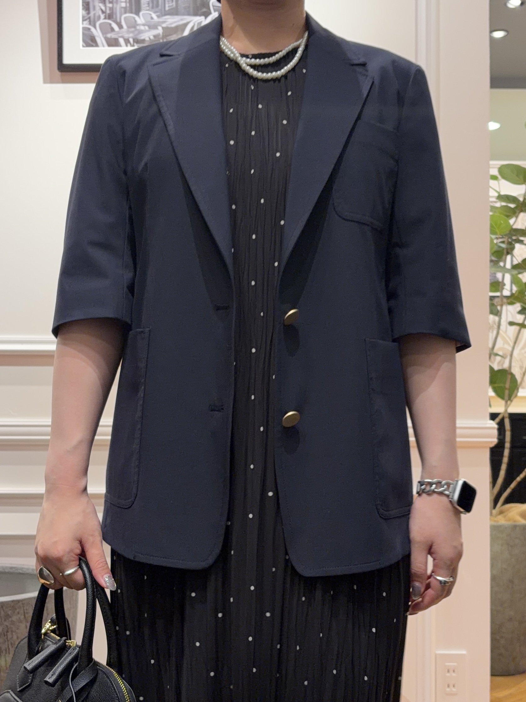 SAKAIさんの「DRESSTERIOR｜【ウォッシャブル/2WAYシルエット】ノースリーブプリーツワンピース」を使ったコーディネート