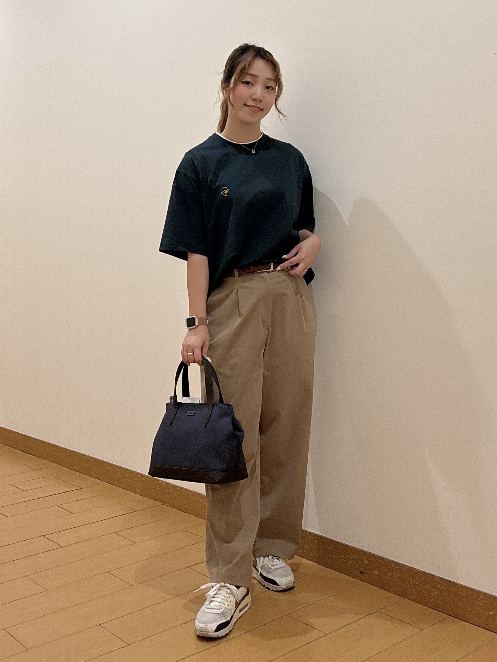 ヒナさんの「TAKEO KIKUCHI｜【汗染み軽減/接触冷感】フェイクレイヤード ワンポイント刺繍Ｔシャツ」を使ったコーディネート