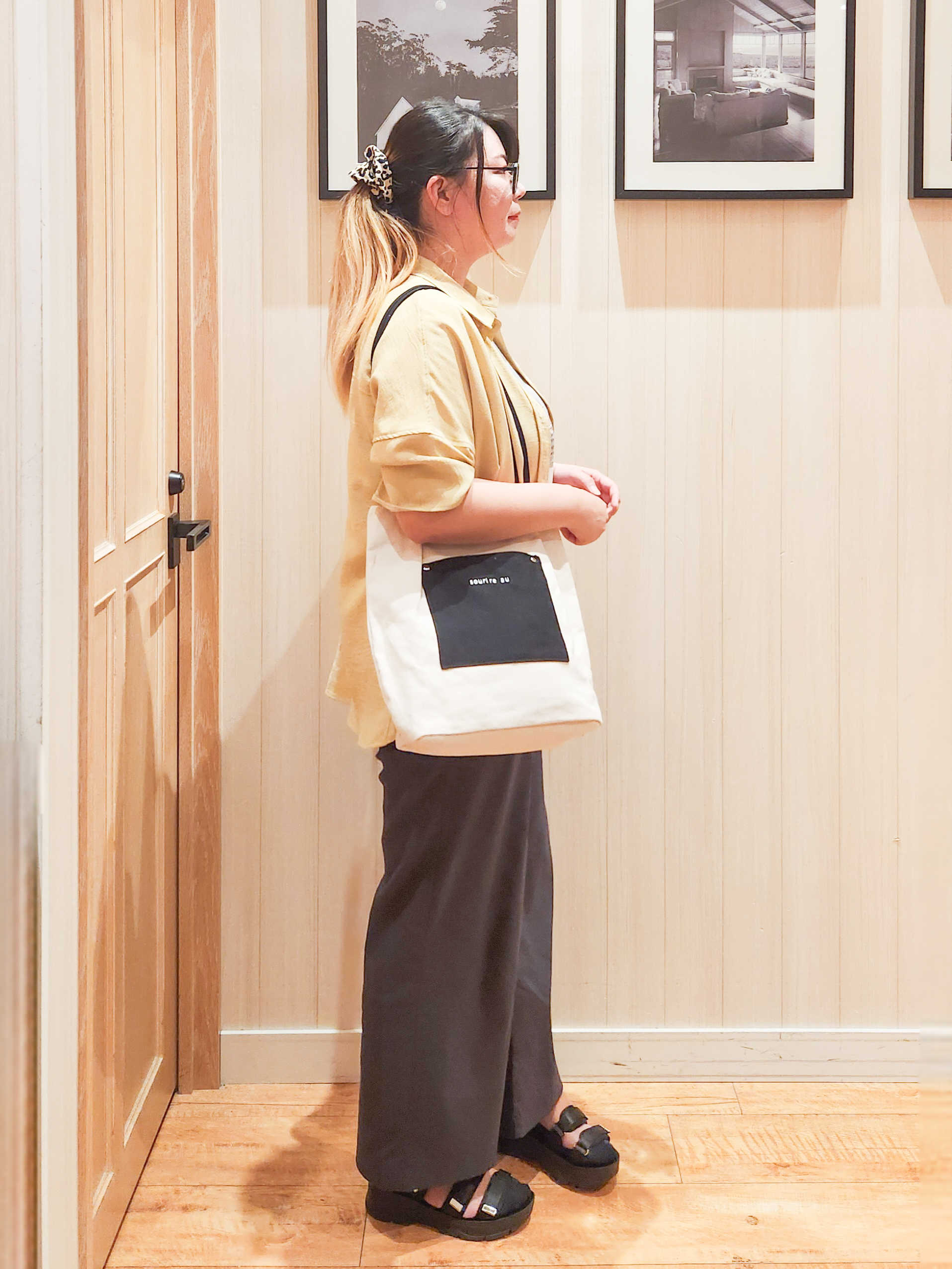 れーやんさんの「SHOO･LA･RUE｜【高レビュー/洗濯後しわになりにくい/体型カバー】きちんとゆるっと 大人の抜け感 ポンチョ風カラーシ」を使ったコーディネート