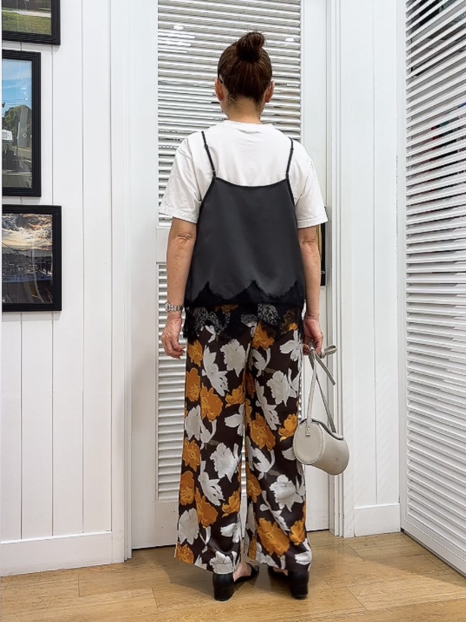 Yasucoさんの「Dessin｜グラフィックデザイン Tシャツ」を使ったコーディネート