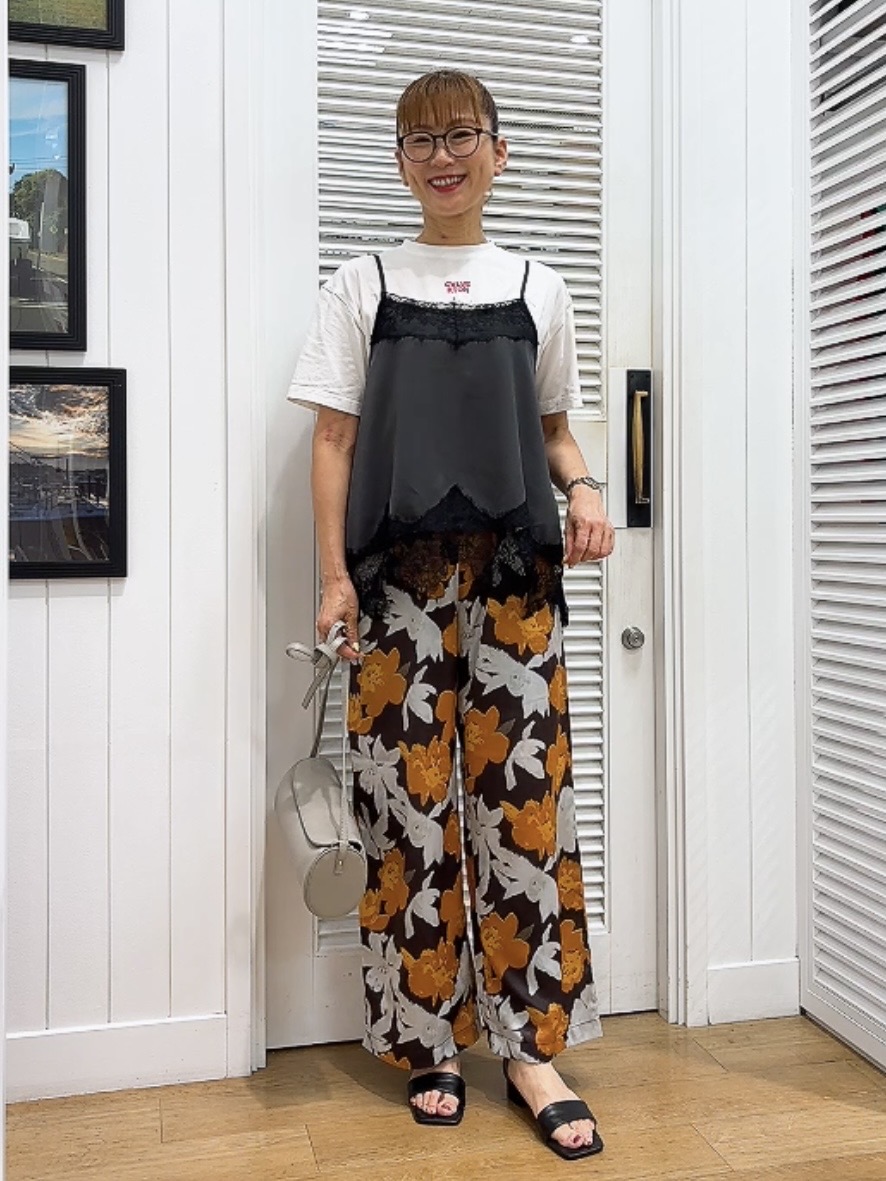 Yasucoさんの「Dessin｜グラフィックデザイン Tシャツ」を使ったコーディネート