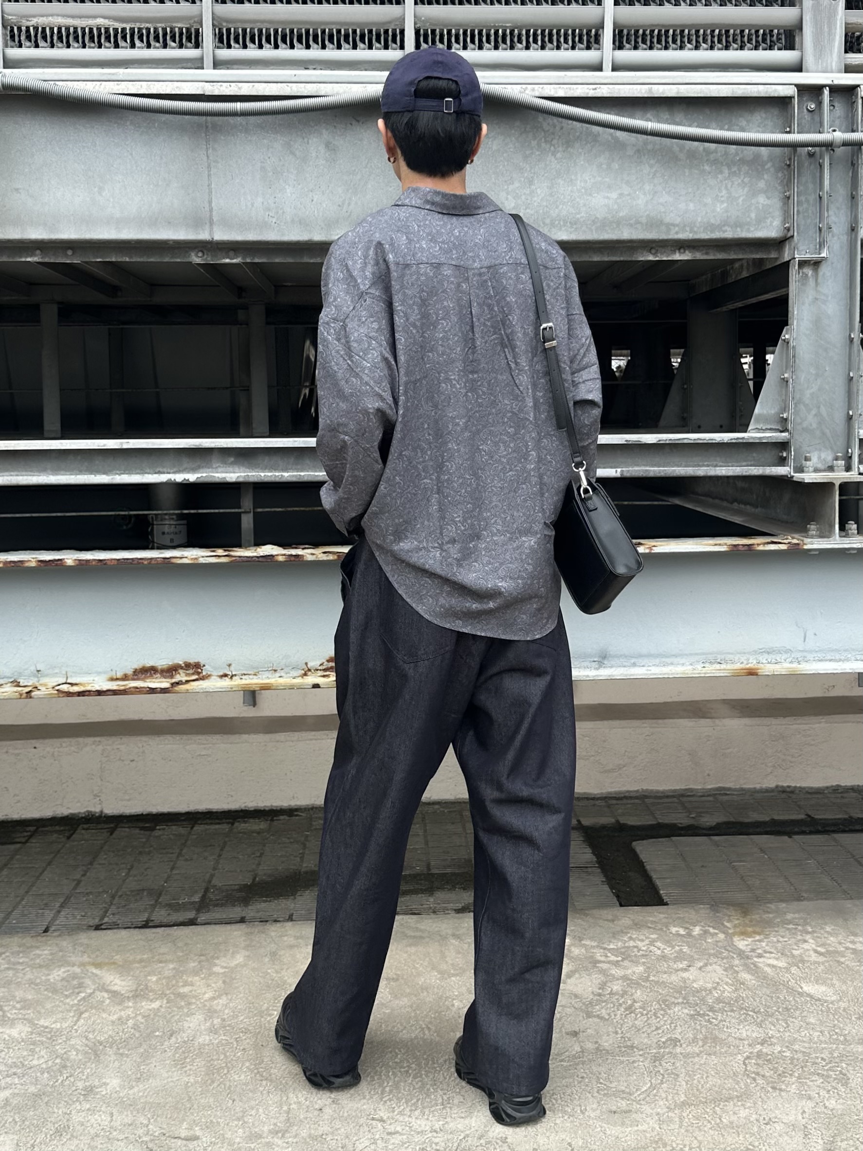 KOHEIさんの「tk.TAKEO KIKUCHI｜【色褪せしにくいデニム】Comfy Fadeless Denim Seriesワイドストレートデニム」を使ったコーディネート
