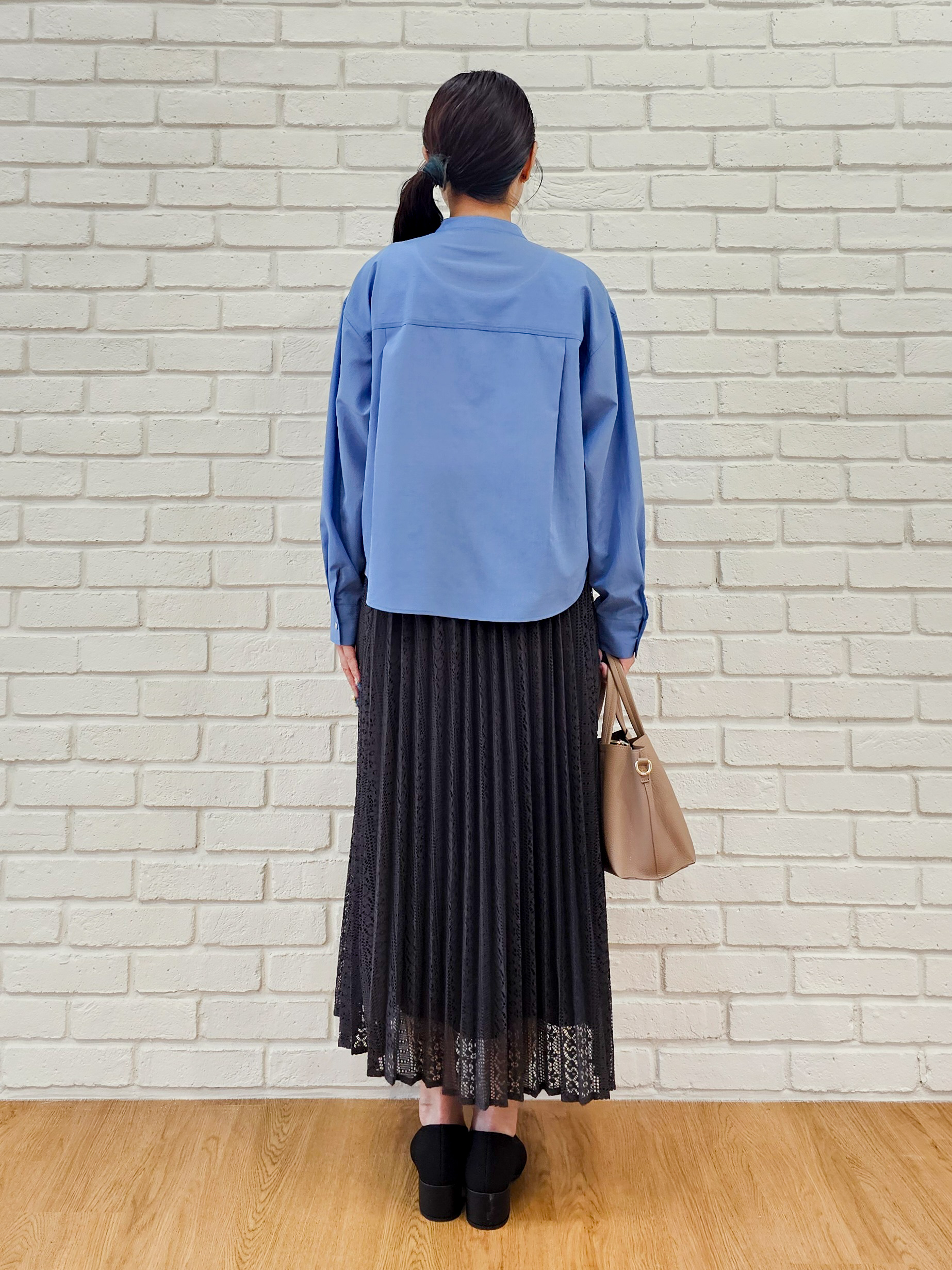 ゆゆさんの「SHOO･LA･RUE｜【通気性〇/S-LL/洗濯機可】さらりと心地よい。ノーカラーシャツ」を使ったコーディネート