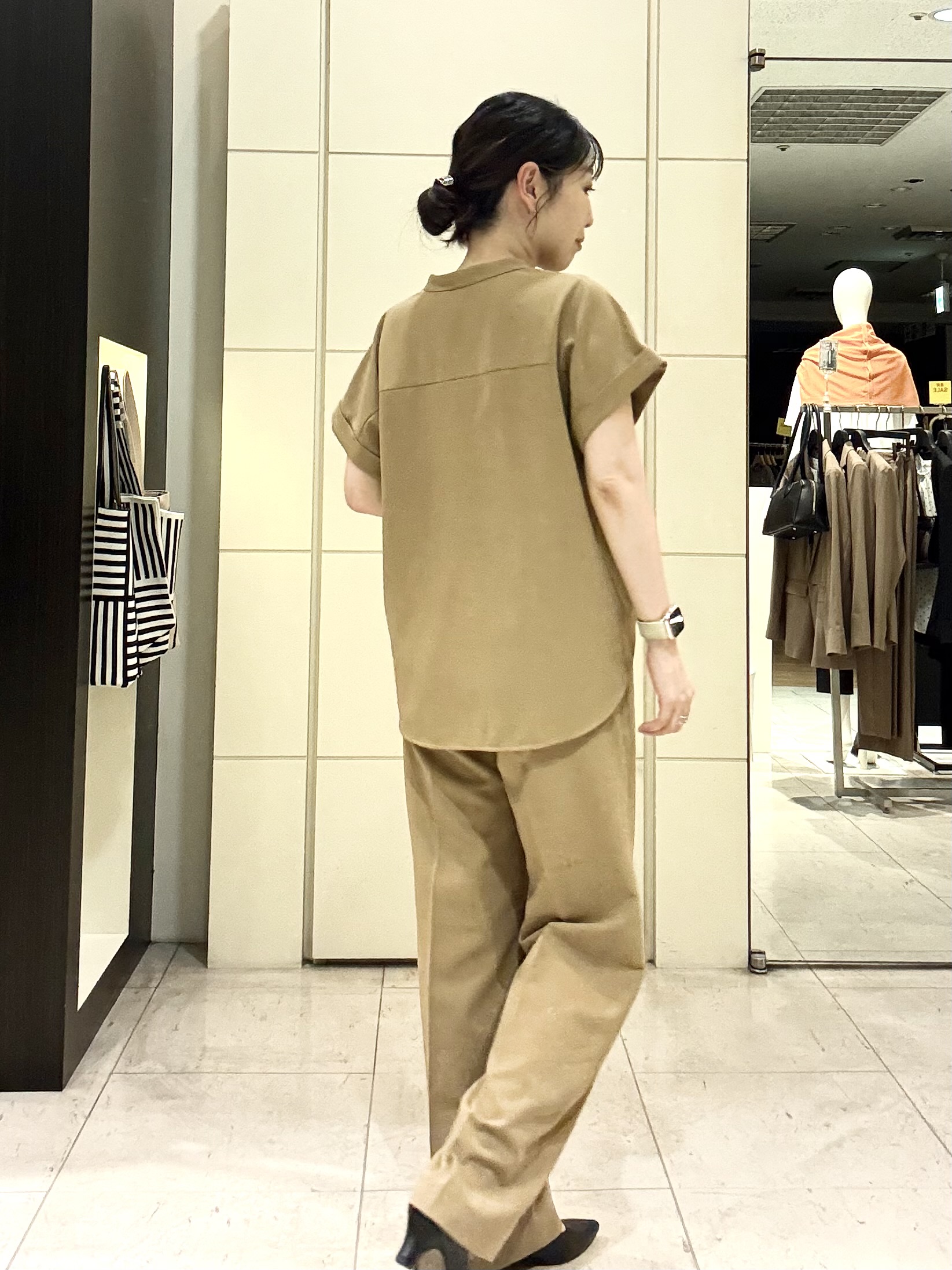 mori.さんの「UNTITLED｜【残暑も快適/セットアップ可/接触冷感】エアリークールブラウス」を使ったコーディネート