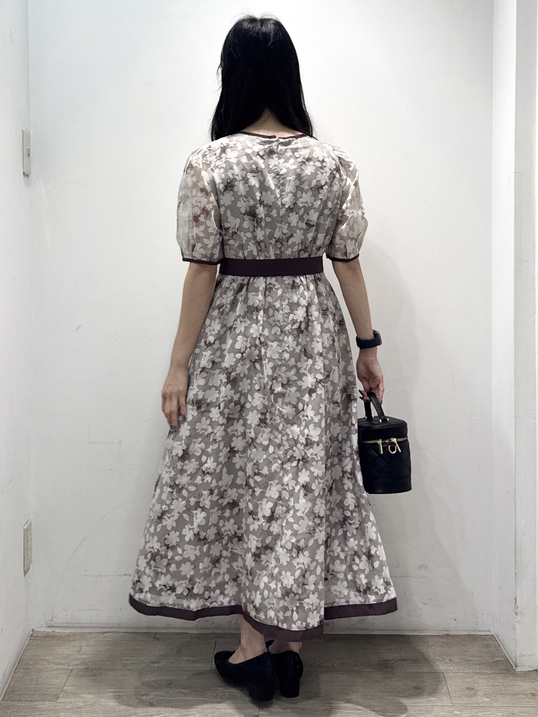 yuicciさんの「OPAQUE.CLIP｜【一枚で華やかに着映える】オパールチェック花柄ワンピース【洗濯機可】」を使ったコーディネート