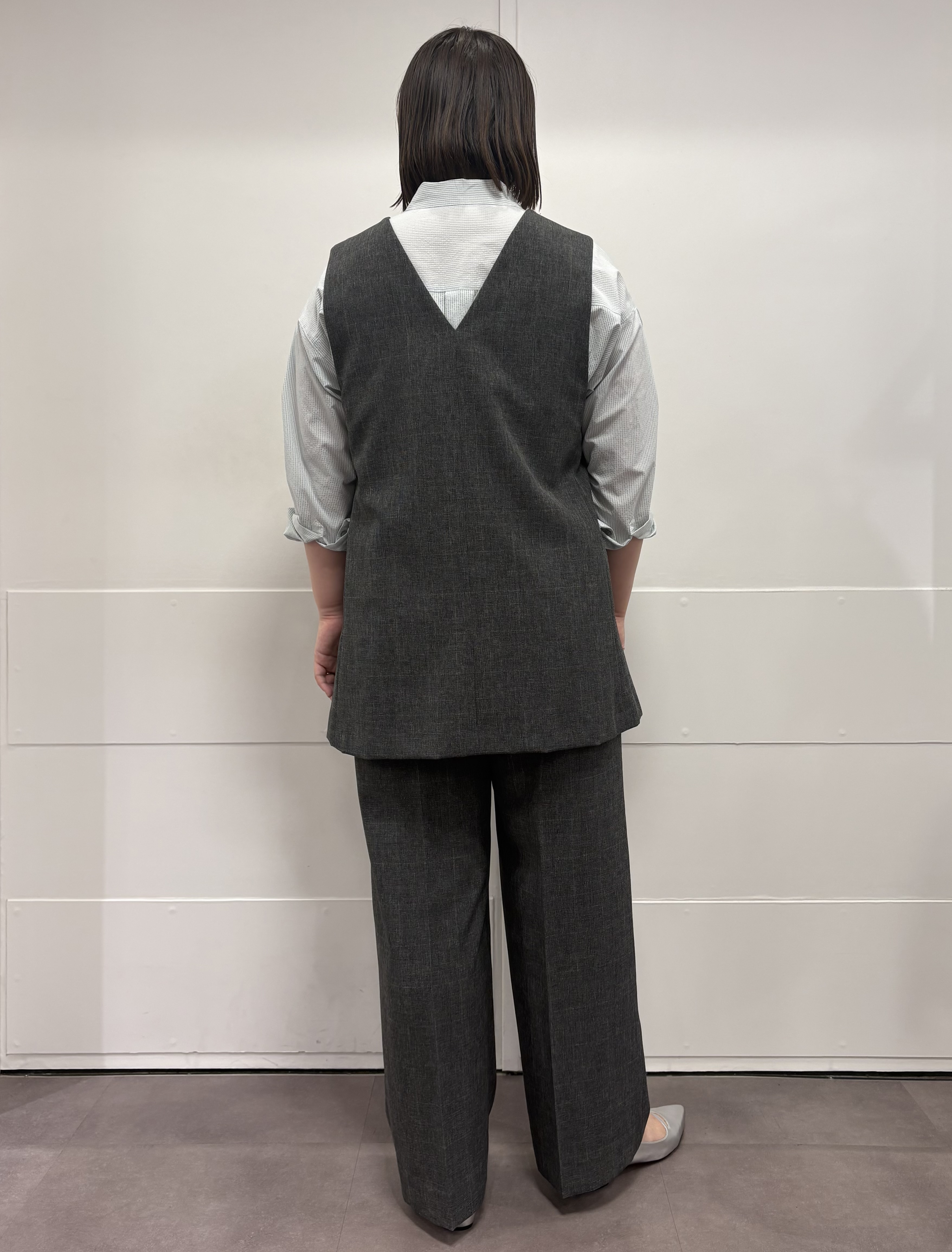 MIさんの「UNTITLED｜【UVケア／接触冷感／ベルト付】サッカー素材シャツ」を使ったコーディネート