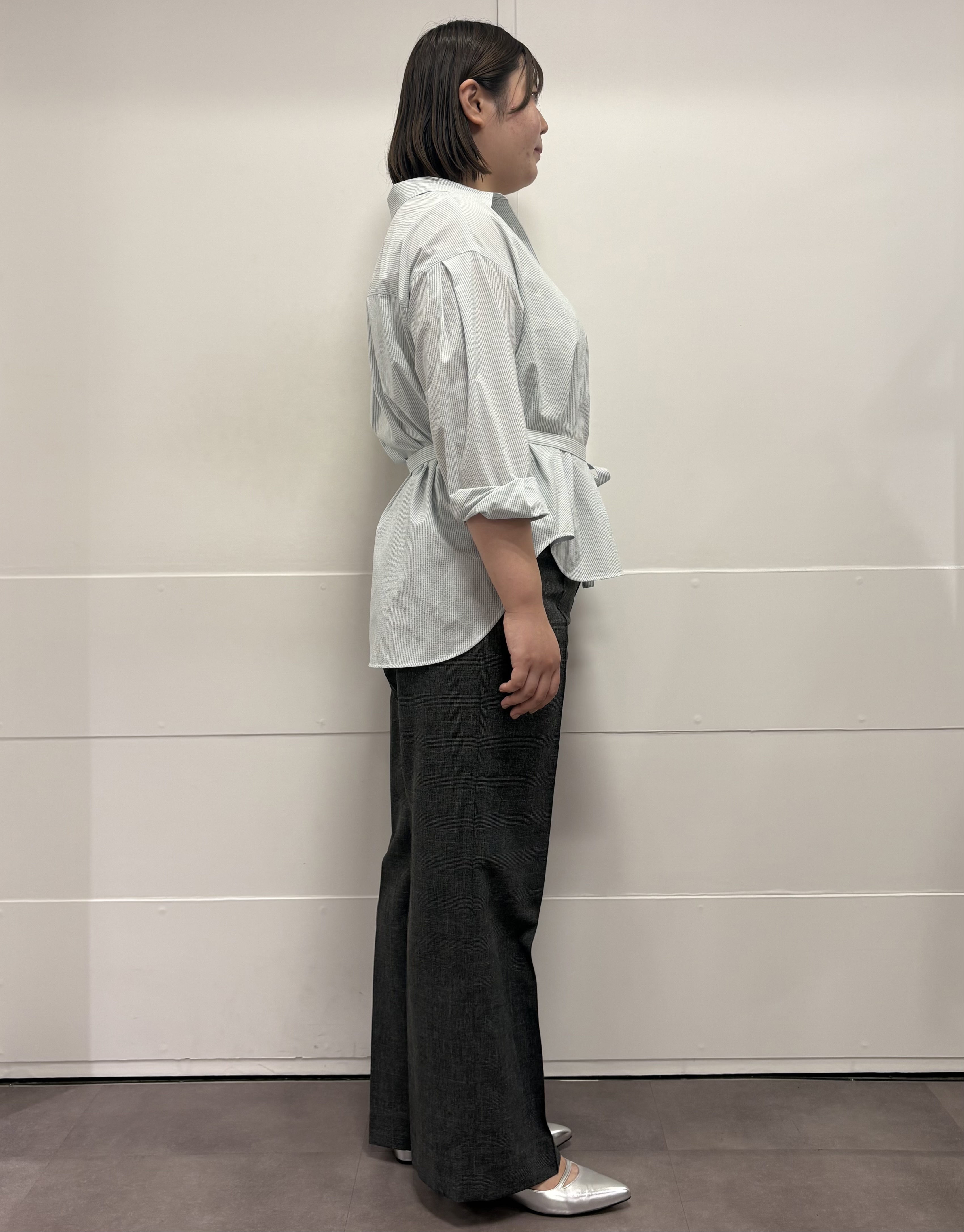 MIさんの「UNTITLED｜【UVケア／接触冷感／ベルト付】サッカー素材シャツ」を使ったコーディネート
