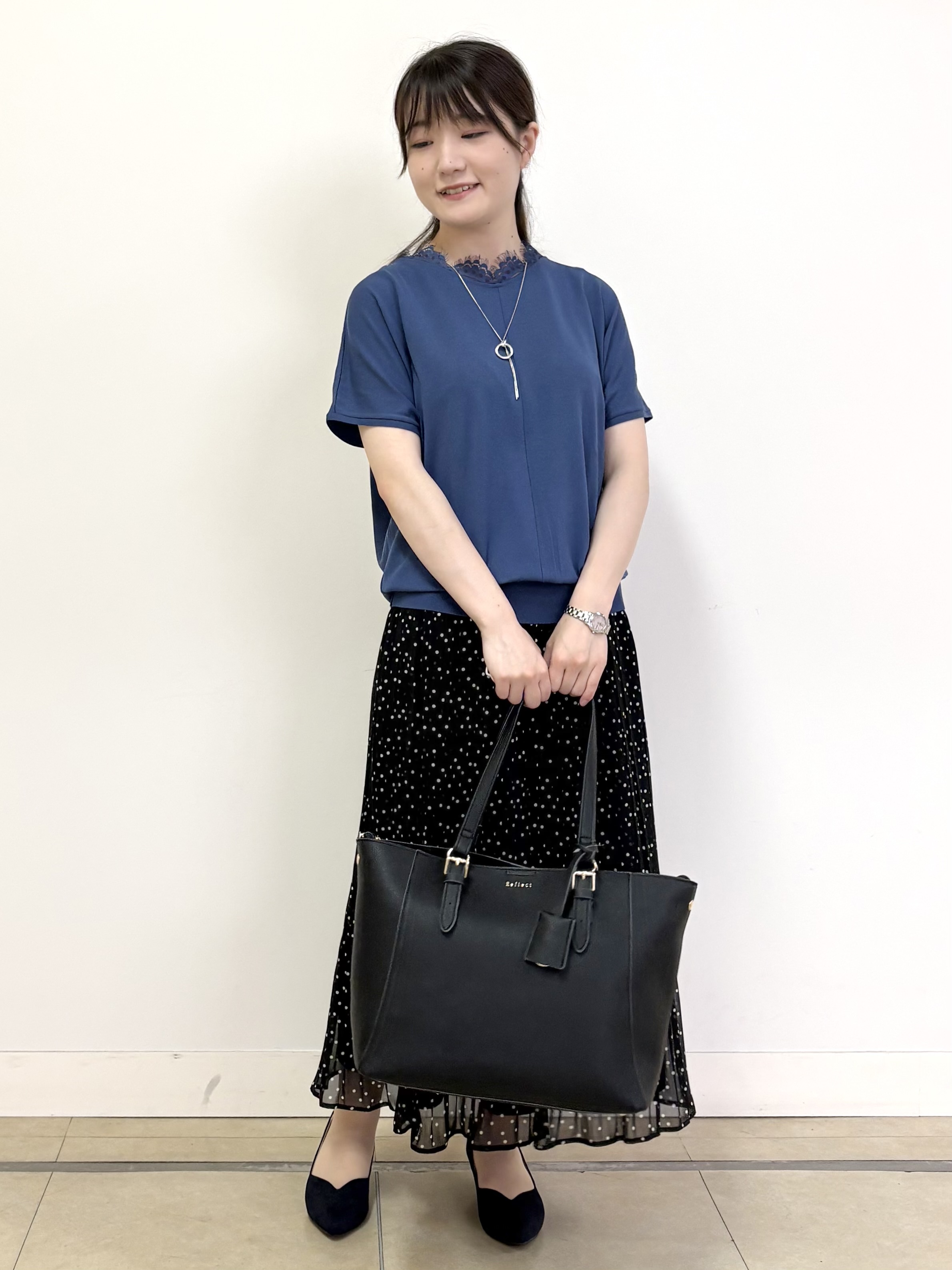 mikiさんの「Reflect｜【二の腕カバー／手洗い可】ネックレース フレンチスリーブニット」を使ったコーディネート