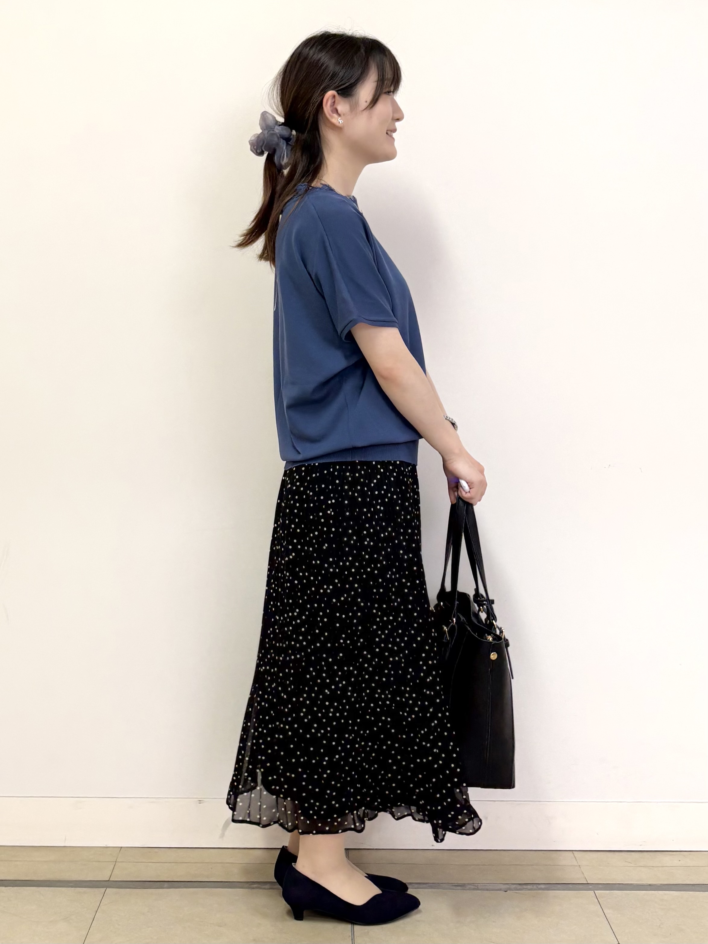 mikiさんの「Reflect｜【二の腕カバー／手洗い可】ネックレース フレンチスリーブニット」を使ったコーディネート
