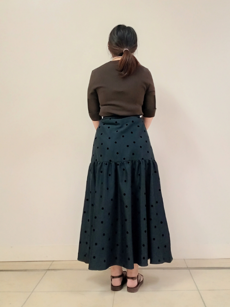 emiさんの「DRESSTERIOR｜【日本製】ウォッシャブルシアーニットプルオーバー」を使ったコーディネート