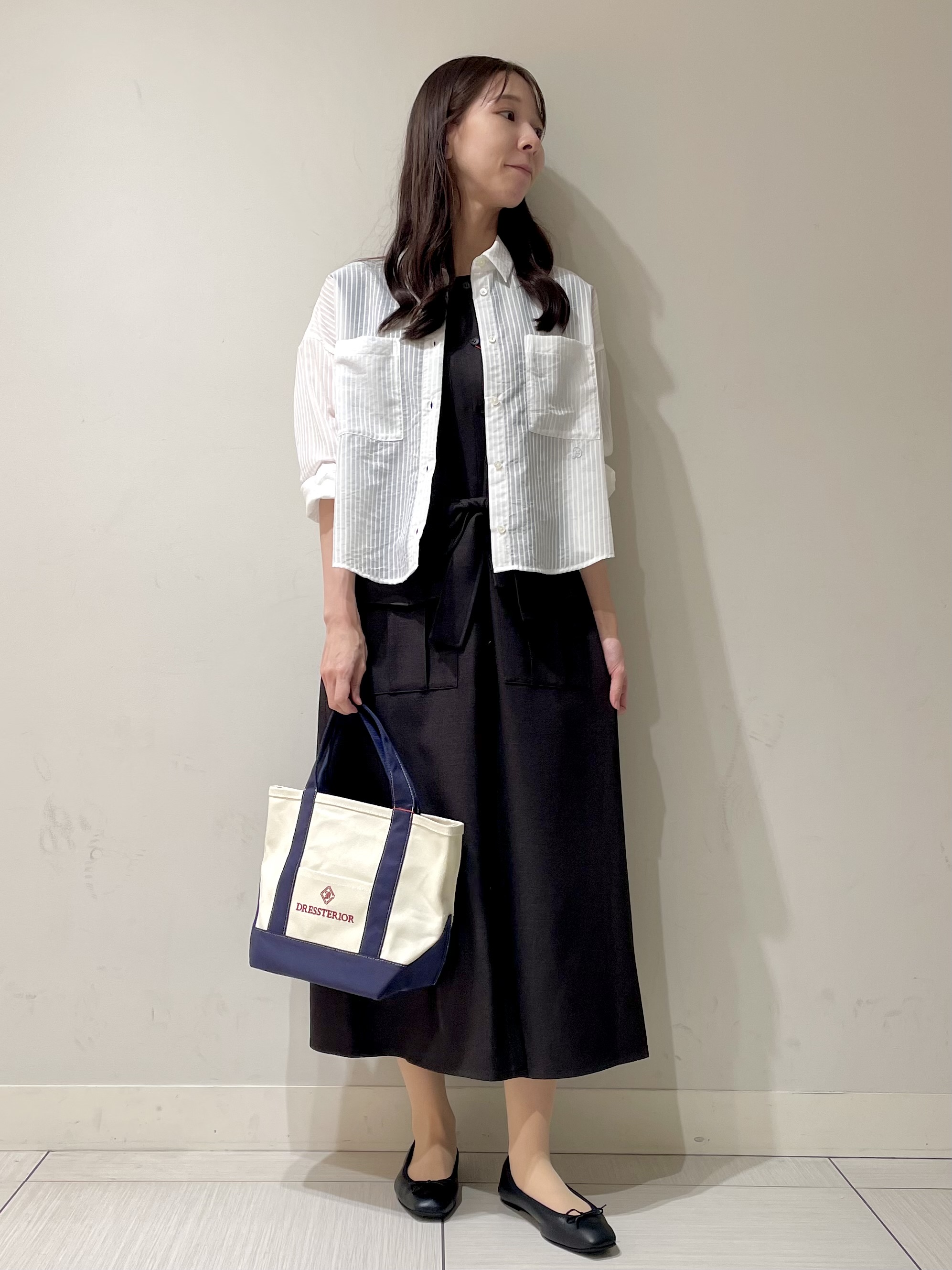 ことさんの「DRESSTERIOR｜シアーストライプクロップドシャツ」を使ったコーディネート