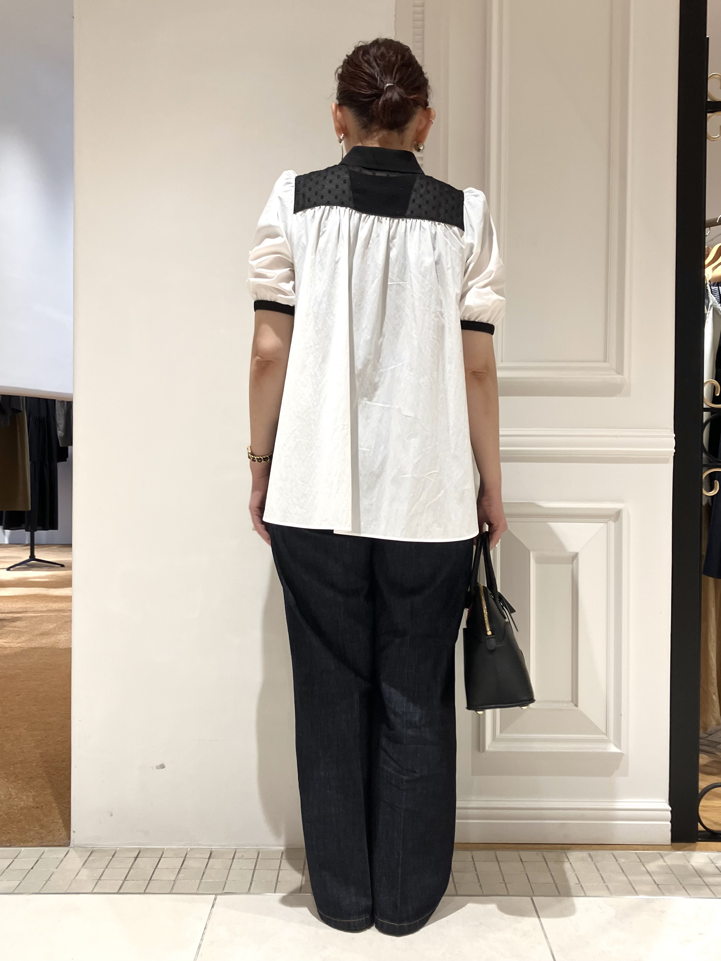 TAJIさんの「DRESSTERIOR｜【着映え】パフスリーブ ブザムブラウス」を使ったコーディネート