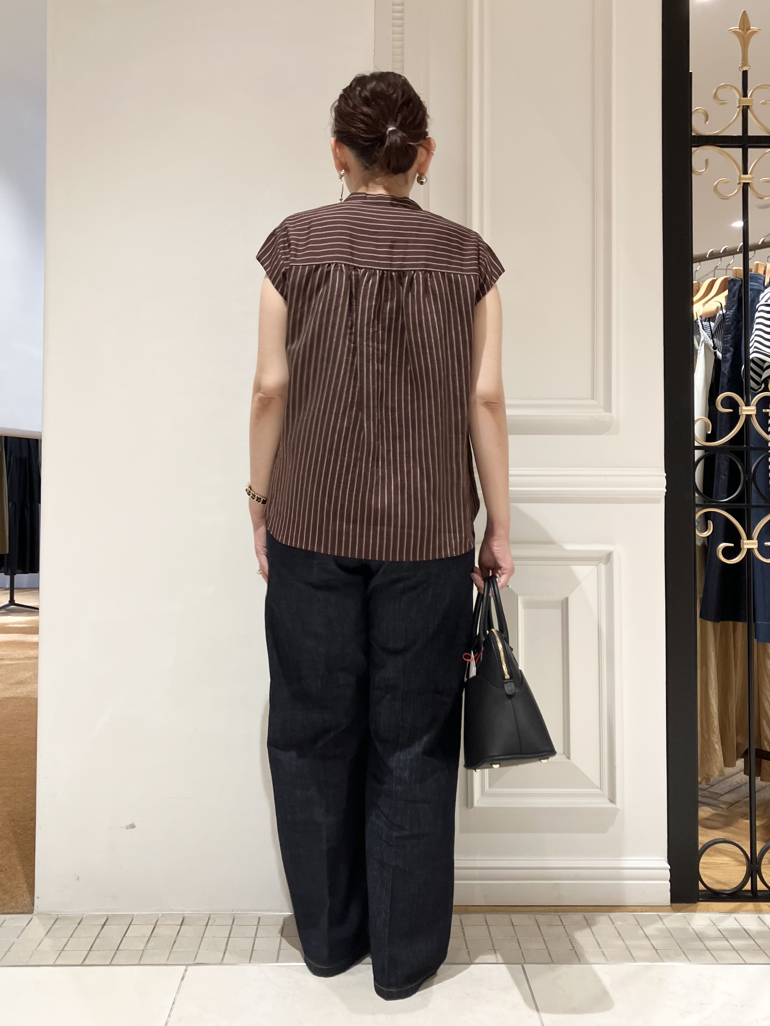 TAJIさんの「DRESSTERIOR｜ストライプフレンチスリーブフリルブラウス」を使ったコーディネート